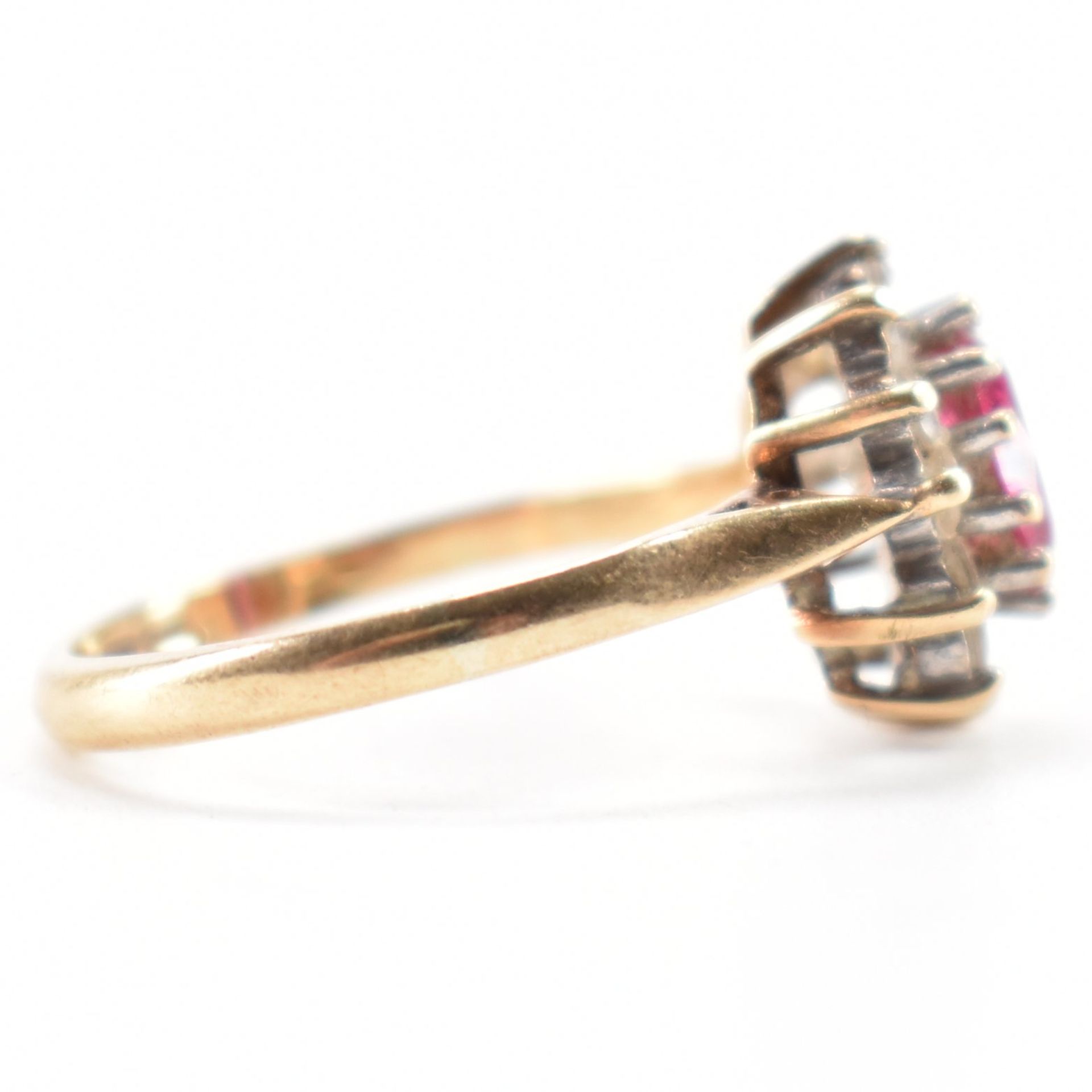 HALLMARKED 9CT GOLD PINK & WHITE STONE CLUSTER RING - Image 4 of 8