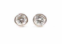 PAIR OF HALLMARKED 18CT GOLD & DIAMOND STUD EARRINGS