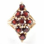 1970S HALLMARKED 9CT GOLD & GARNET CLUSTER RING