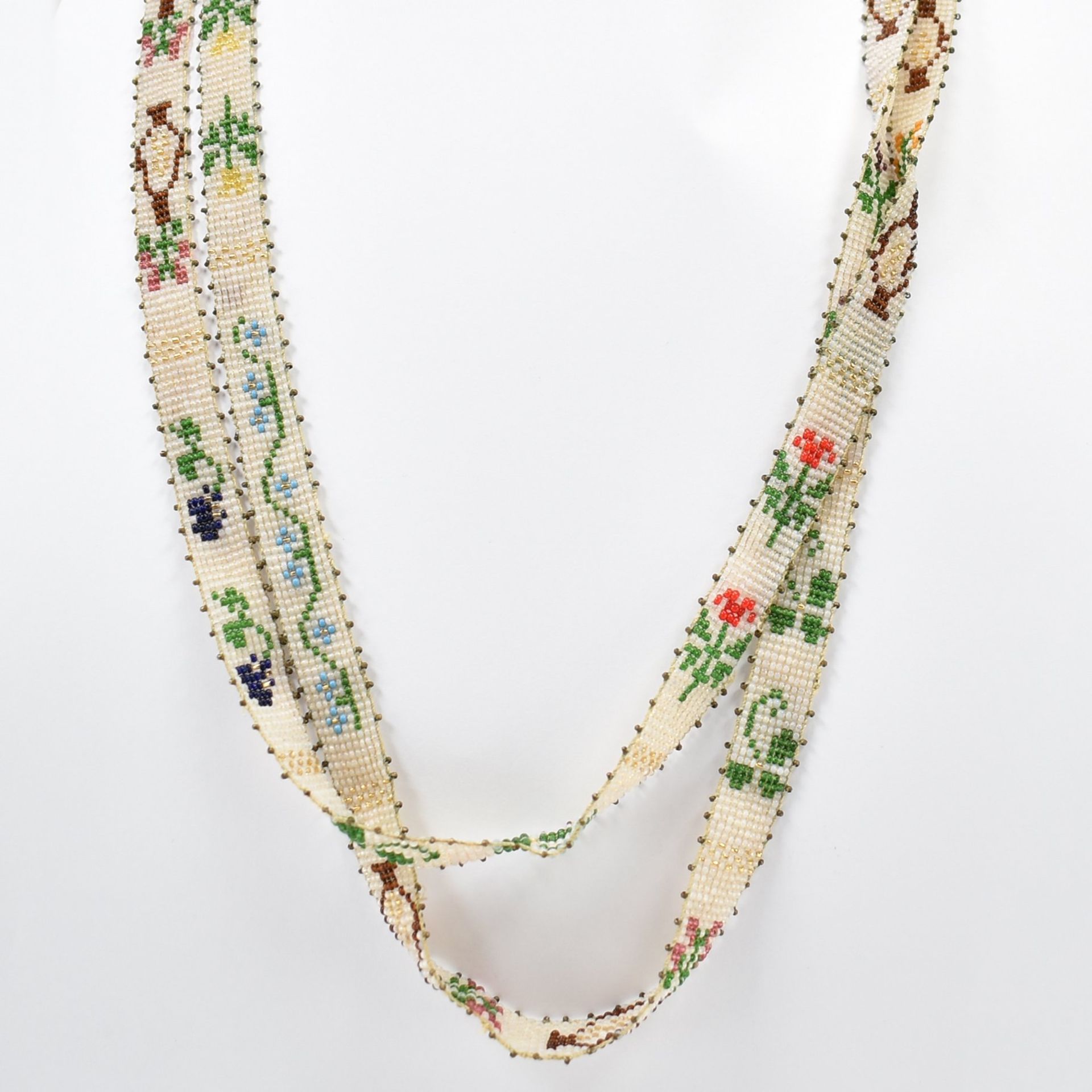 FOUR ART DECO MICRO BEAD NECKLACES - Image 9 of 10