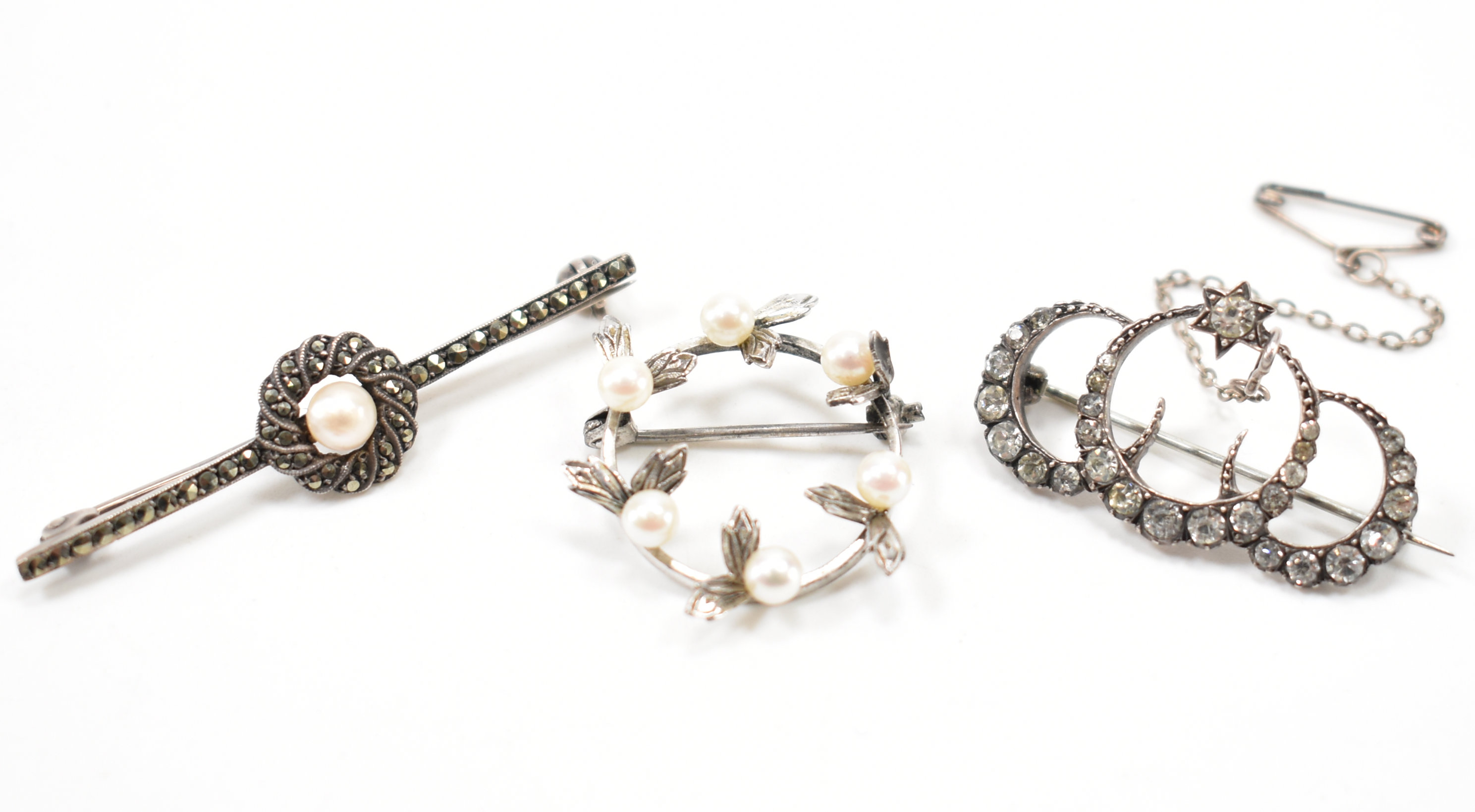 COLLECTION OF SILVER EARLY 20TH CENTURY BROOCHES