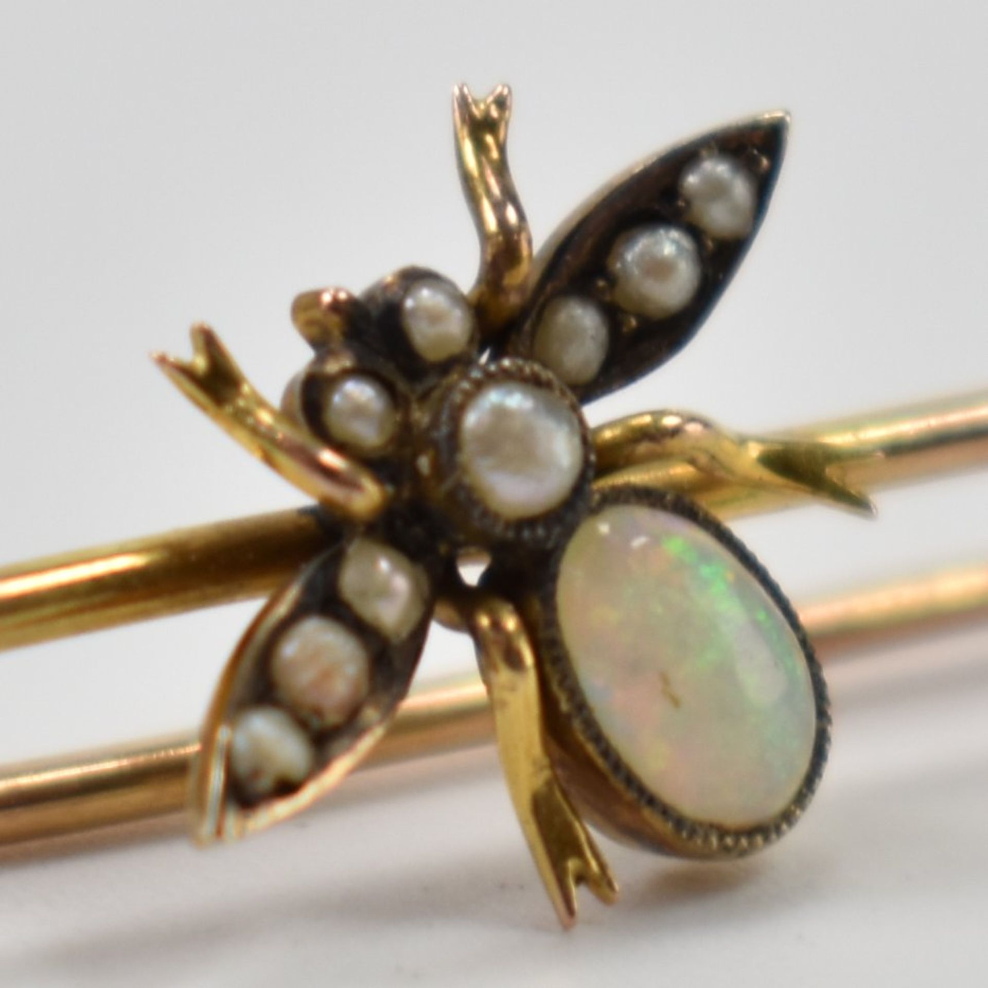 VICTORIAN 9CT GOLD OPAL & SEED PEARL BUG BROOCH - Image 6 of 9