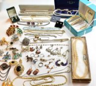 COLLECTION OF COSTUME JEWELLERY & BOXES