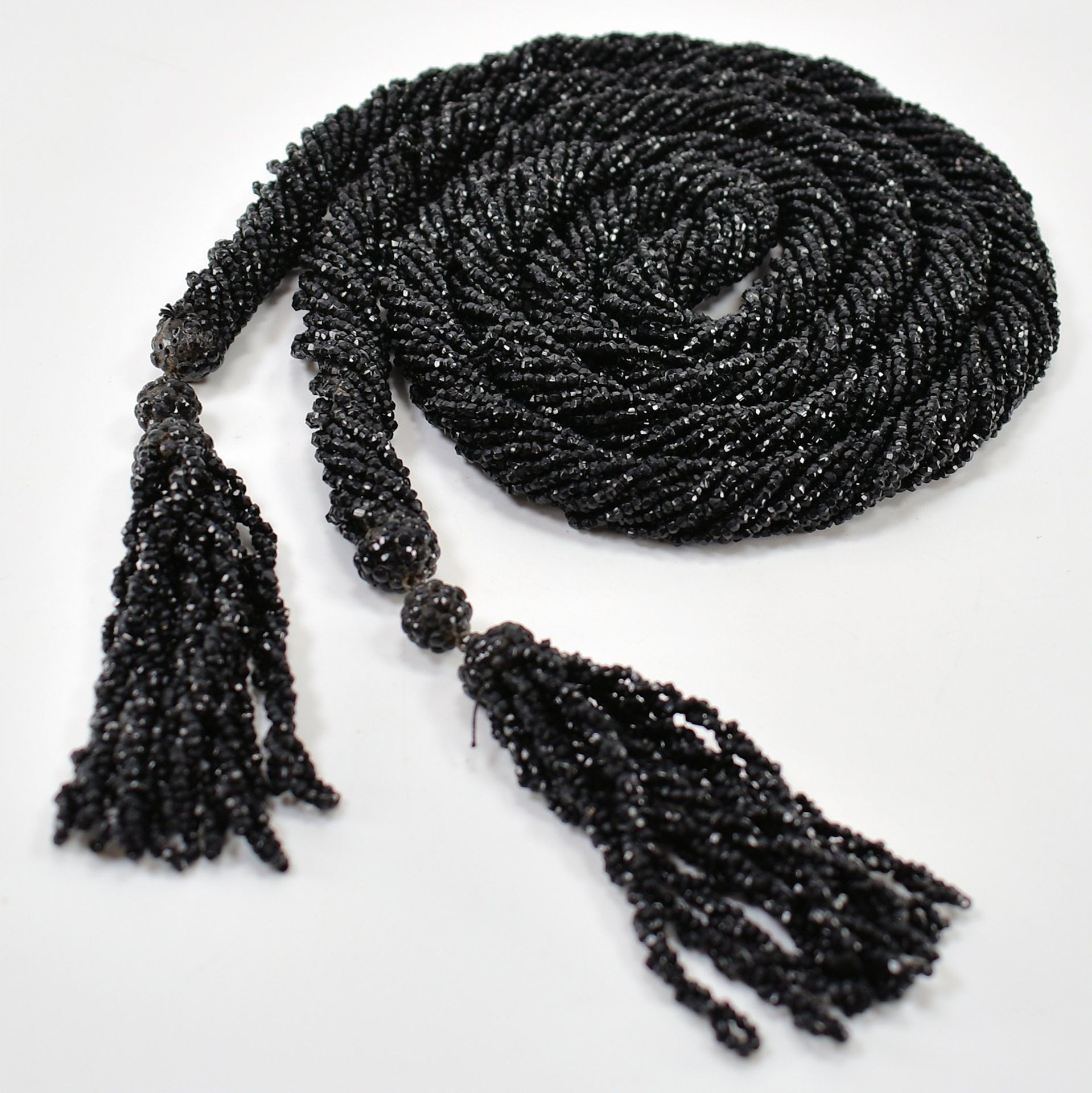 ART DECO BLACK BEADED SAUTOIR NECKLACE - Image 5 of 6