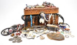 COLLECTION OF VINTAGE COSTUME JEWELLERY