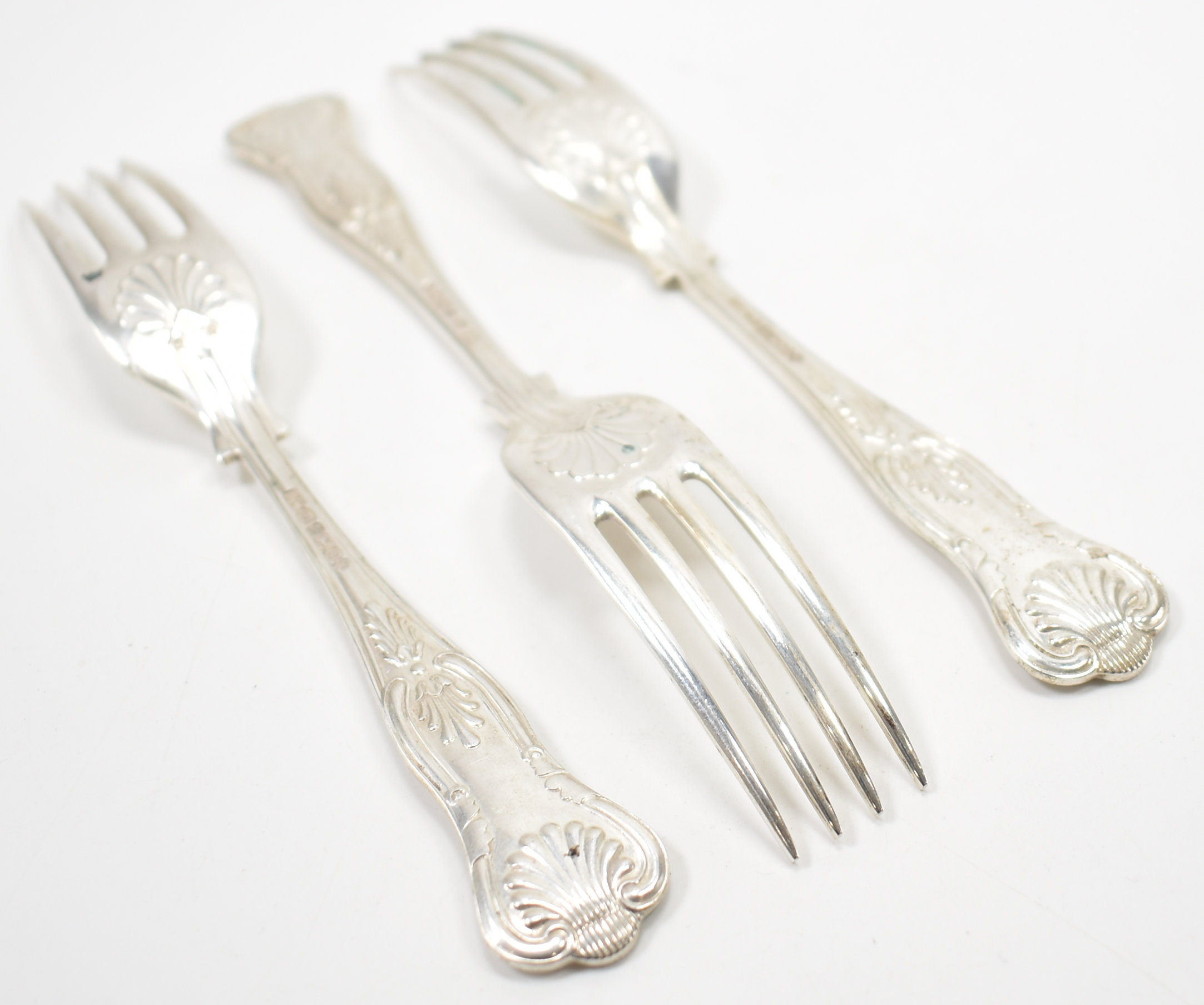 THREE UNITED CUTLERS SILVER HALLMARKED FORKS - Image 3 of 4