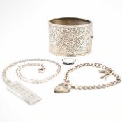 ASSORTMENT OF SILVER JEWELLERY - INGOT & BRACELET