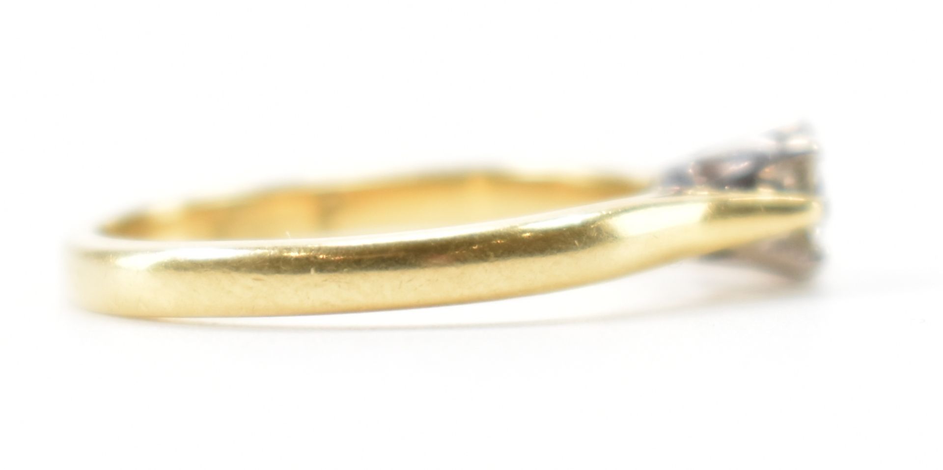 HALLMARKED 18CT GOLD & DIAMOND RING - Image 5 of 9