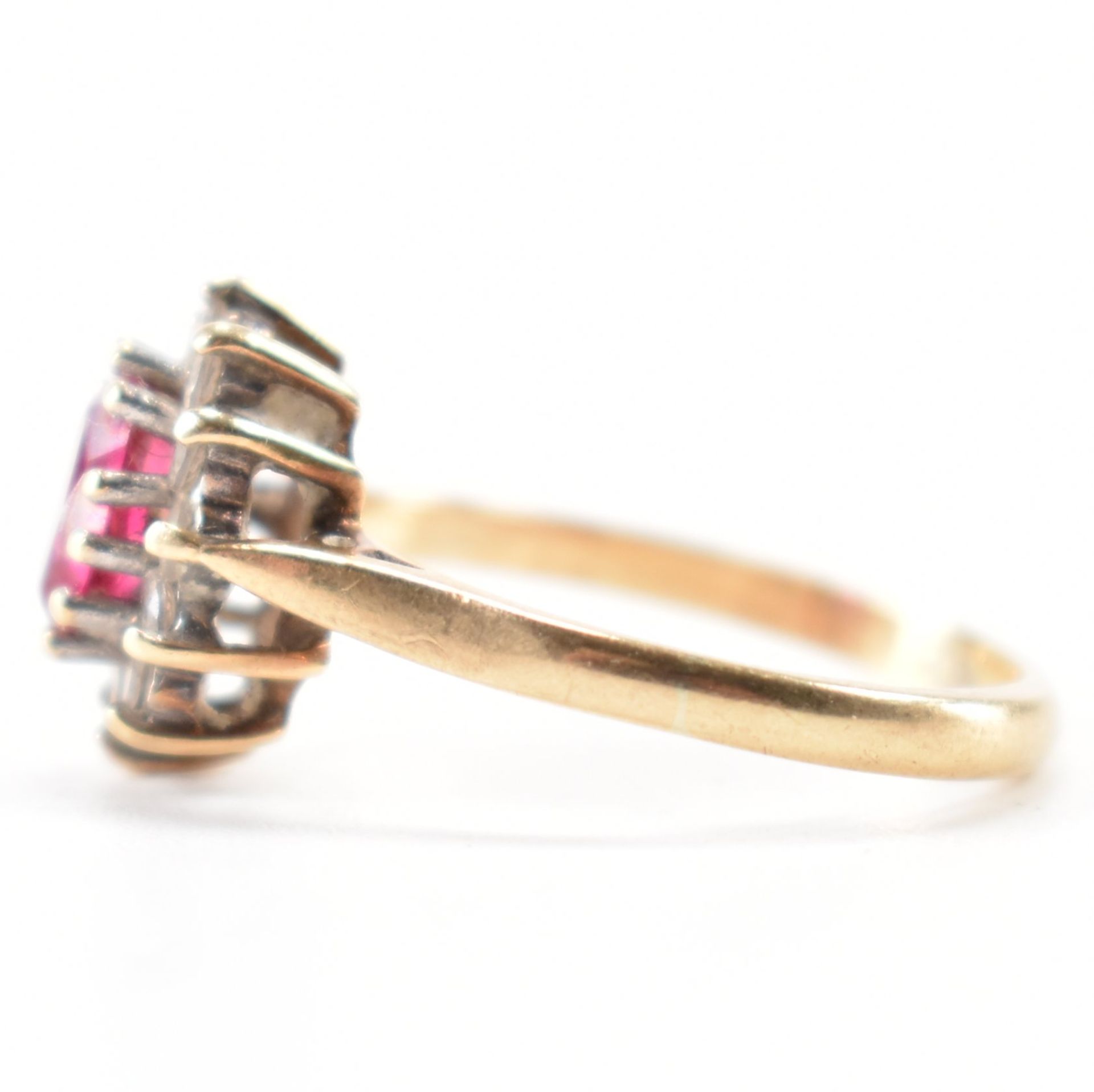 HALLMARKED 9CT GOLD PINK & WHITE STONE CLUSTER RING - Image 2 of 8
