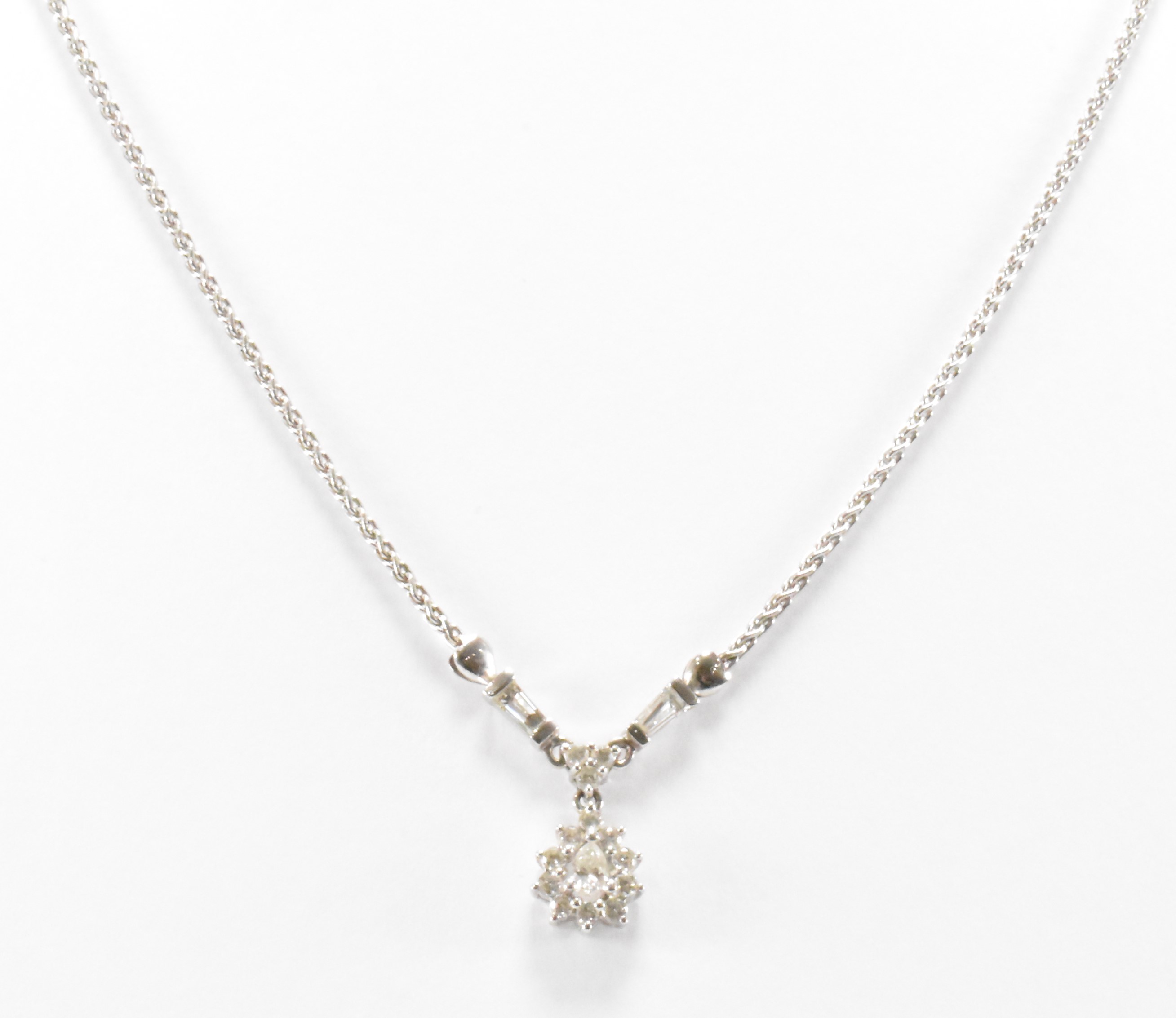 HALLMARKED 18CT GOLD & DIAMOND PENDANT NECKLACE