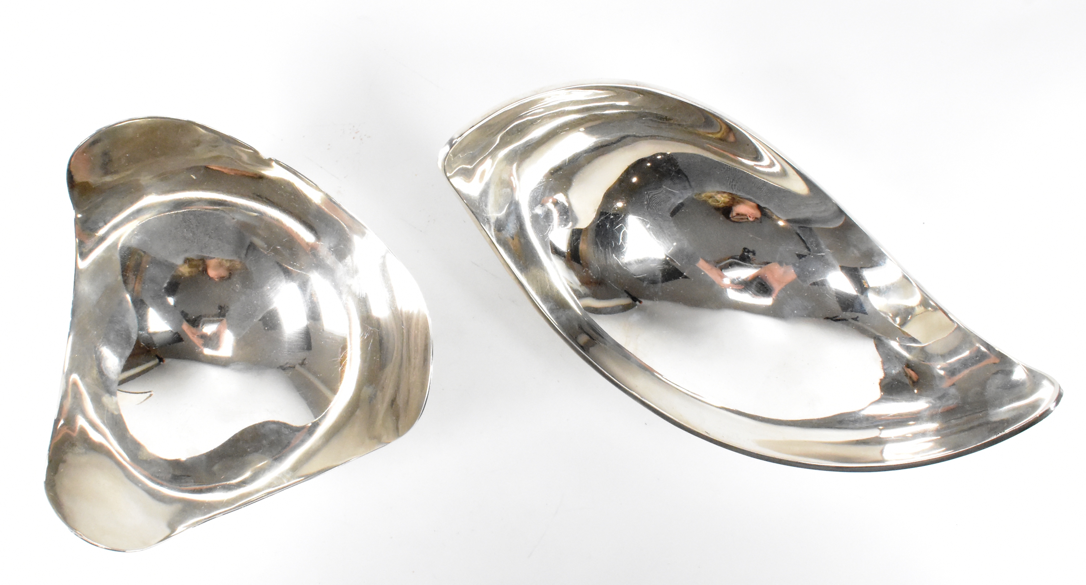 TWO MEXICAN SILVER MINIMALIST BOWLS - Image 5 of 7