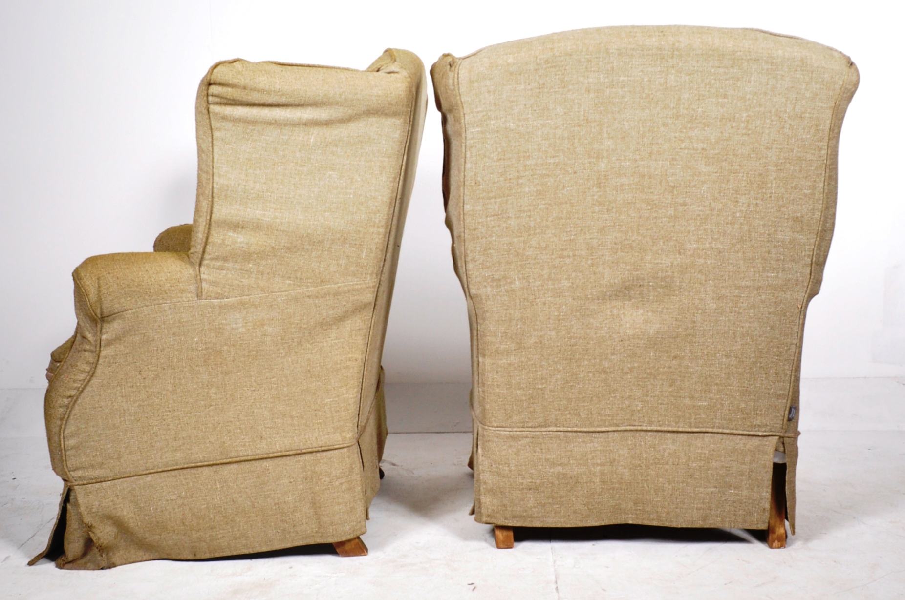 BELGIAN MODERN DESIGN - PAIR OF FLAMANT WING BACK ARMCHAIRS - Image 7 of 8