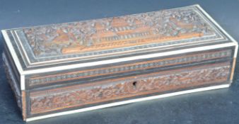 A VINTAGE ANGLO INDIAN VIZAGAPATAM CARVED WOODEN BOX