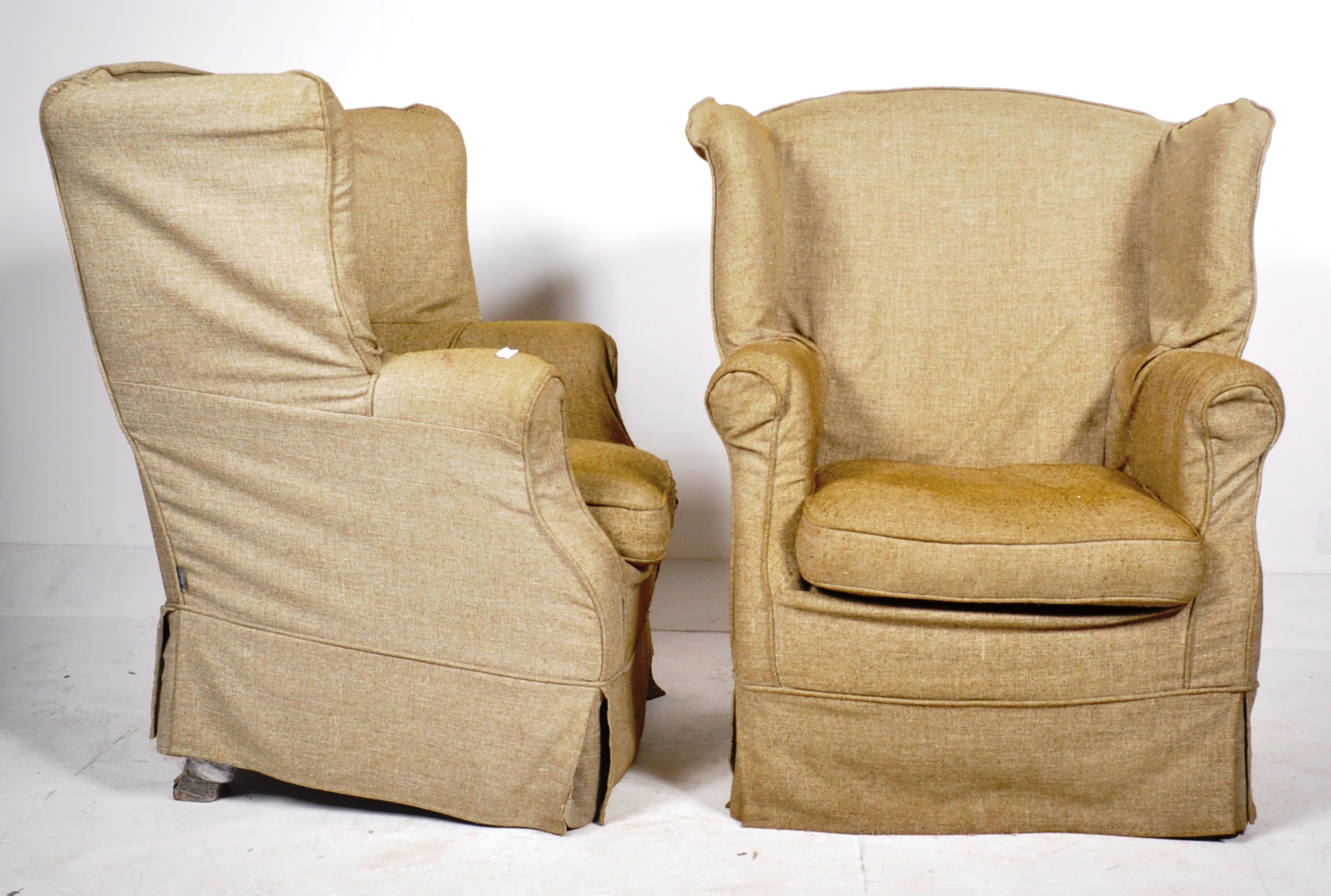 BELGIAN MODERN DESIGN - PAIR OF FLAMANT WING BACK ARMCHAIRS - Image 5 of 8