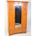 EARLY 20TH CENTURY ARTS AND CRAFTS OAK WARDROBE