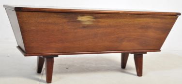 A VINTAGE 20TH CENTURY DOUGH BIN TABLE / COFFER TROUGH TABLE