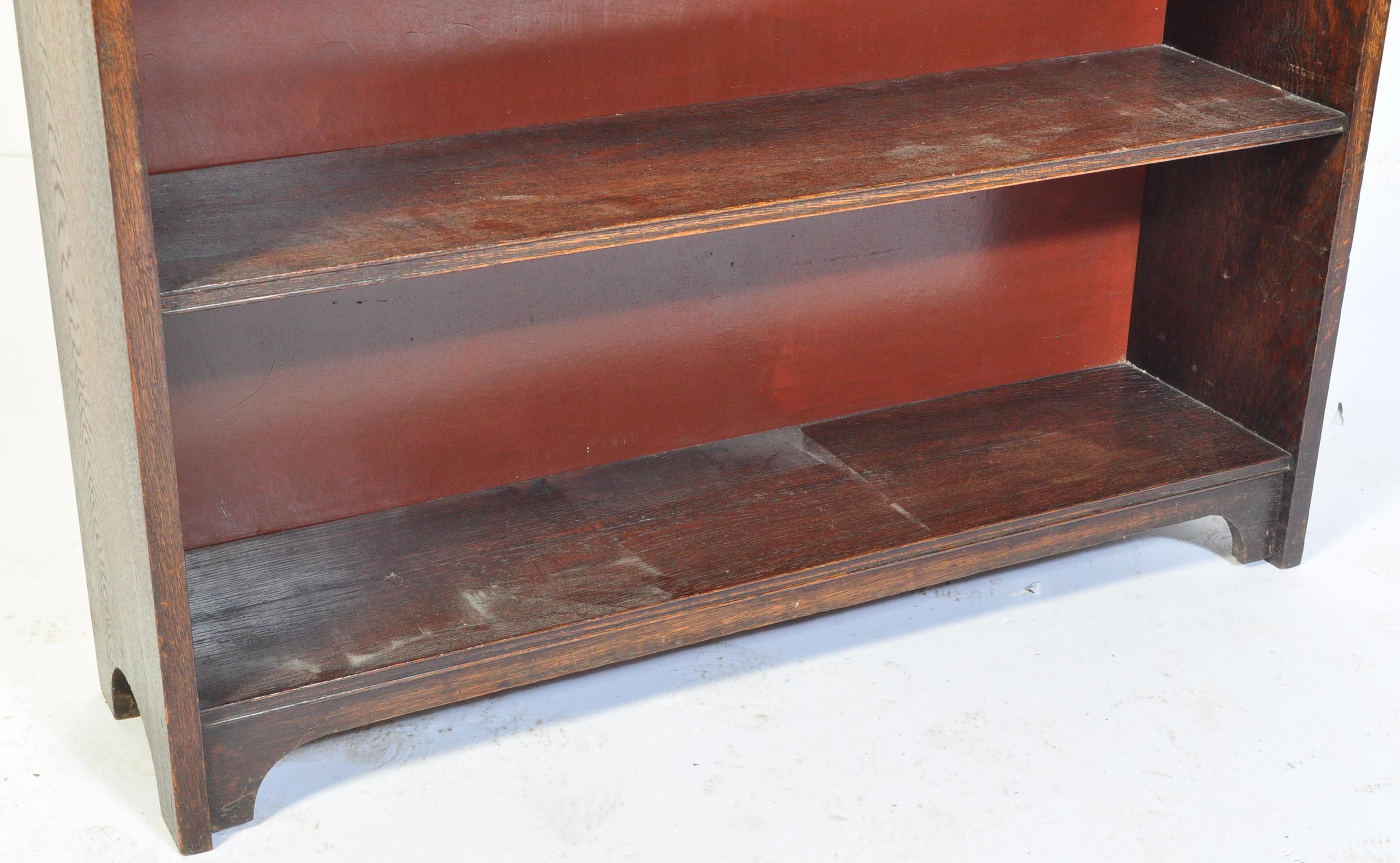 A LATE 19TH CENTURY VICTORIAN OAK OPEN BOOKCASE - Image 5 of 5