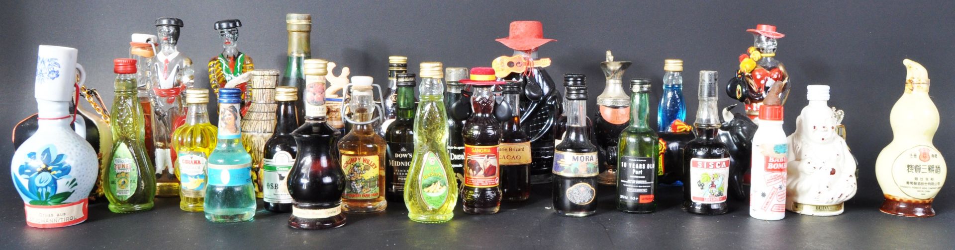 LARGE COLLECTION OF ASSORTED ALCOHOL MINIATURES - Image 2 of 8