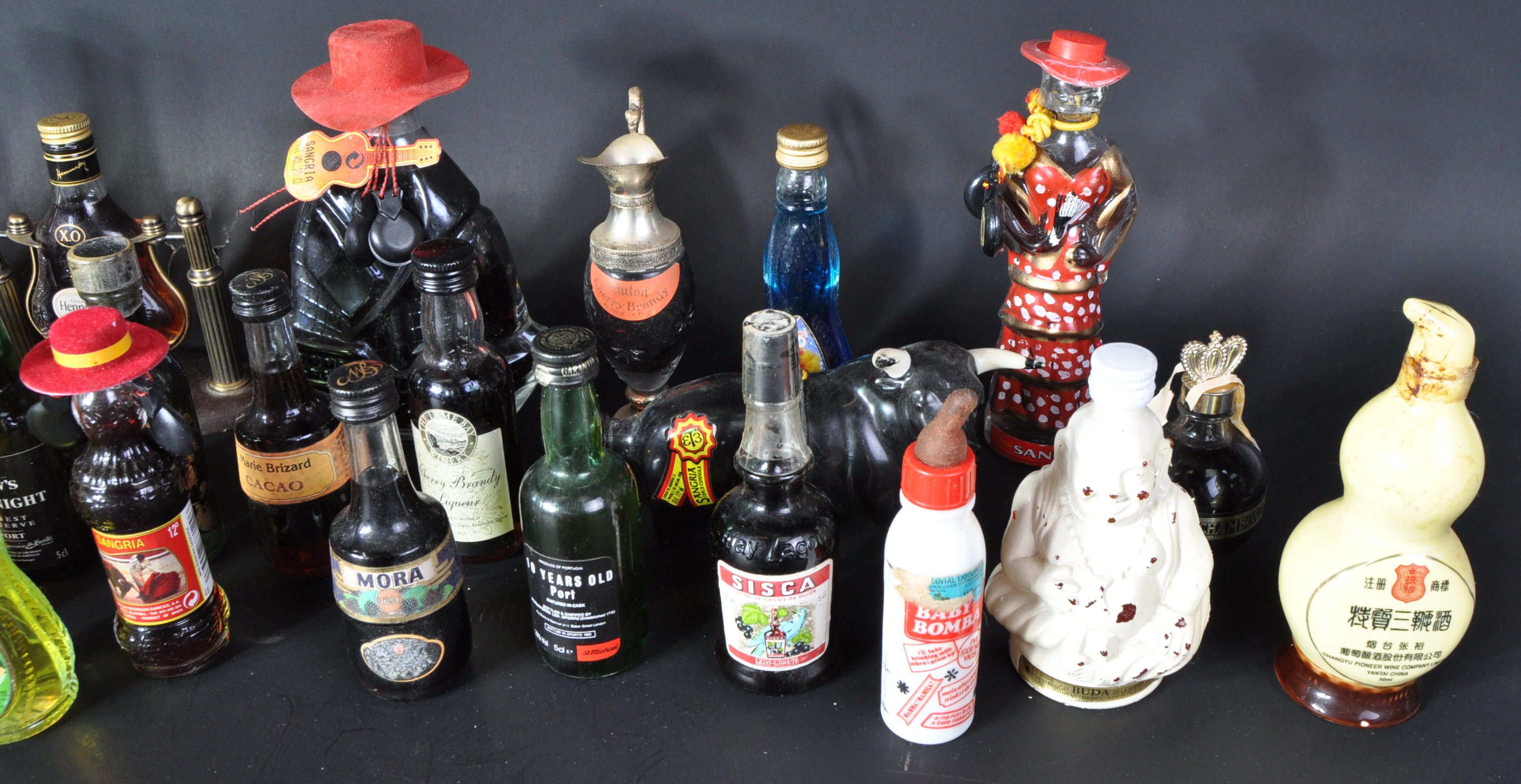 LARGE COLLECTION OF ASSORTED ALCOHOL MINIATURES - Image 5 of 8