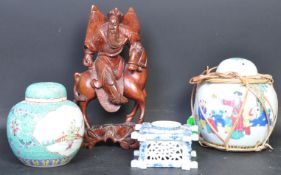 A COLLECTION OF VINTAGE 20TH CENTURY ORIENTAL ITEMS