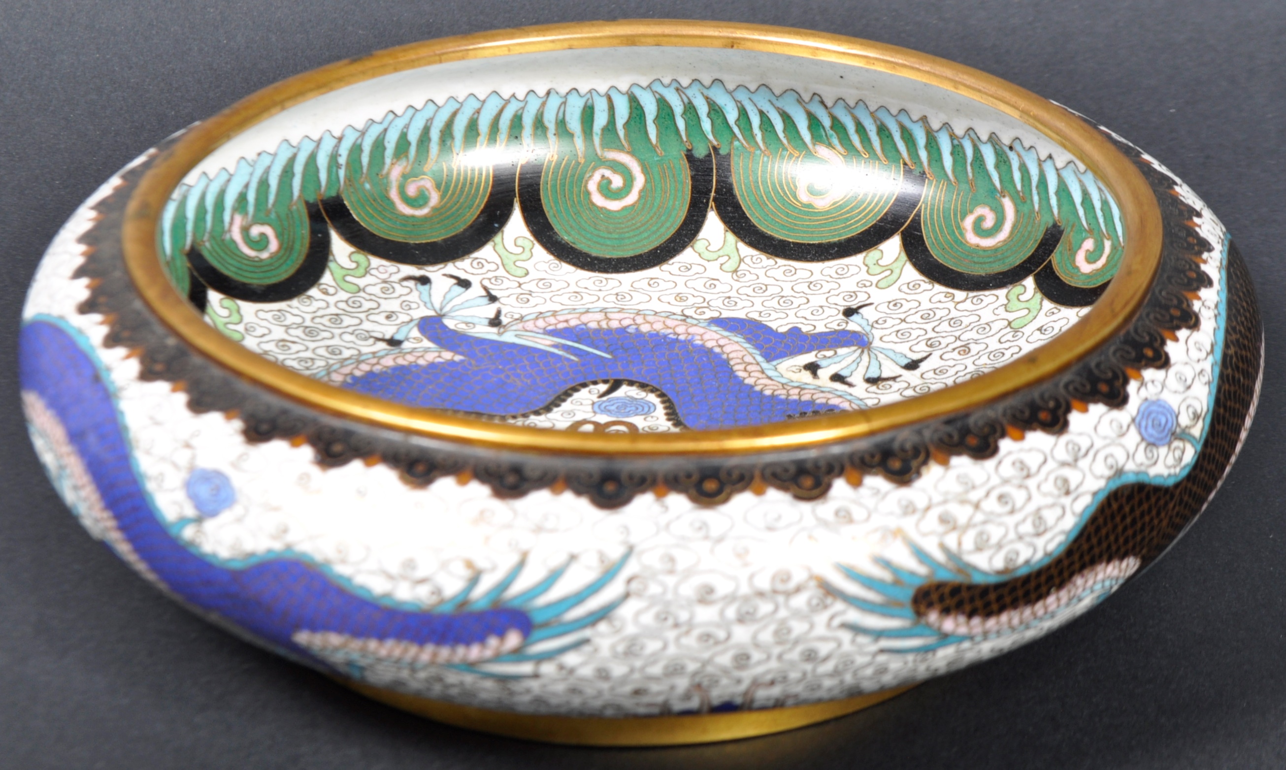 EARLY 20TH CENTURY CHINESE QING DYNASTY CLOISONNÉ BRONZE BOWL - Image 7 of 9