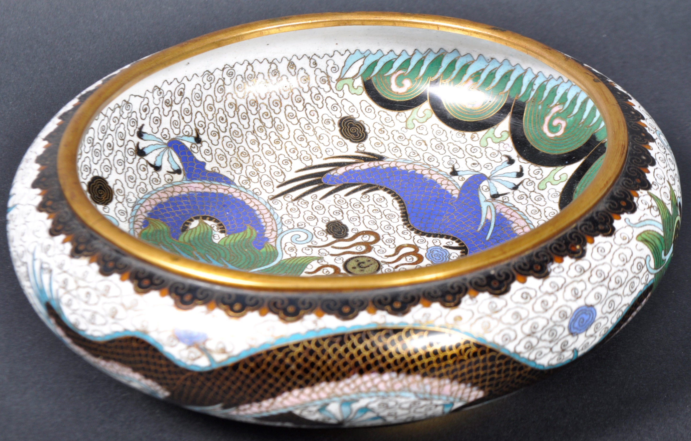 EARLY 20TH CENTURY CHINESE QING DYNASTY CLOISONNÉ BRONZE BOWL - Image 8 of 9