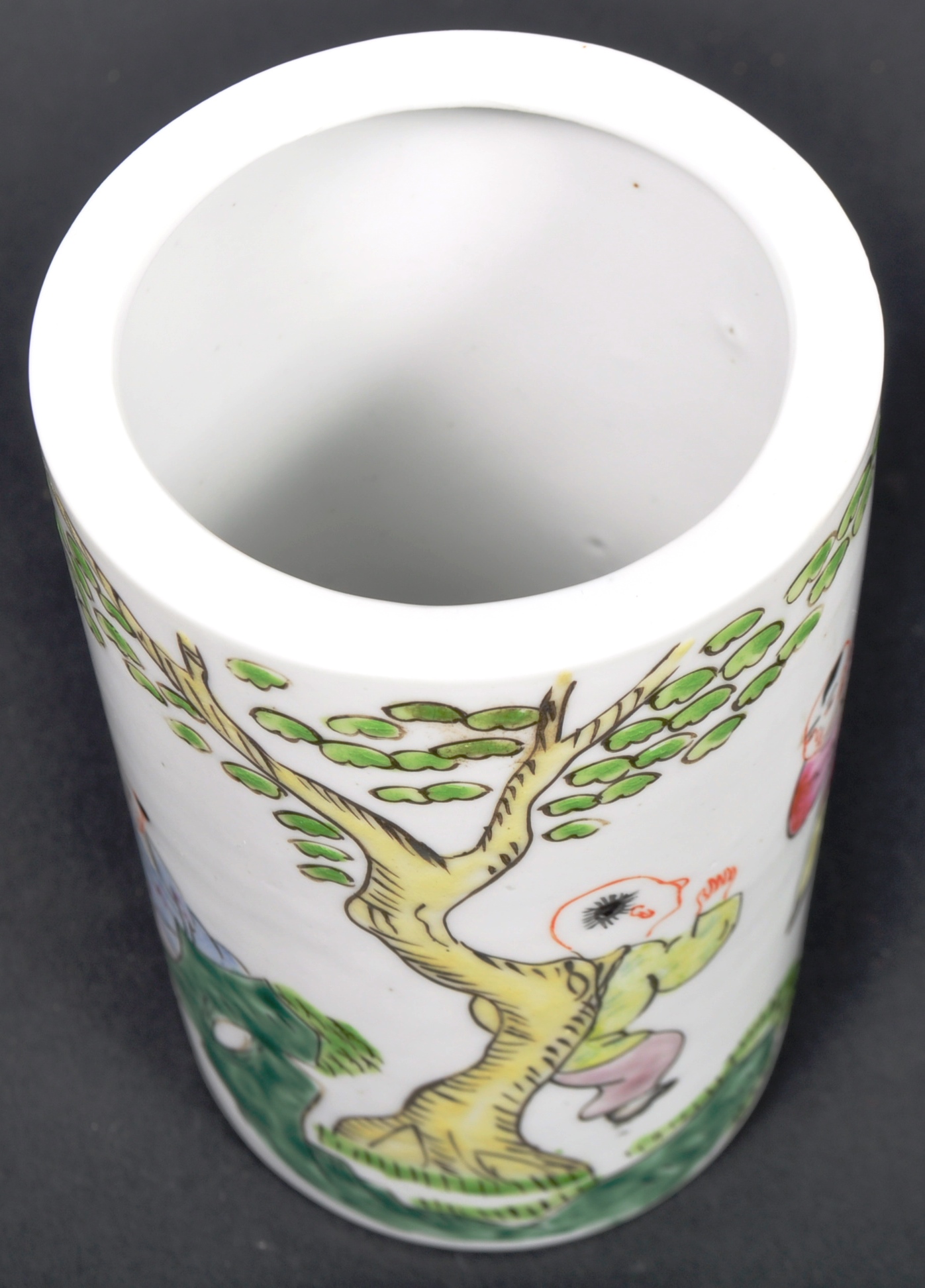19TH CENTURY CHINESE BRUSH POT WITH PAINTED SCENES - Image 5 of 6