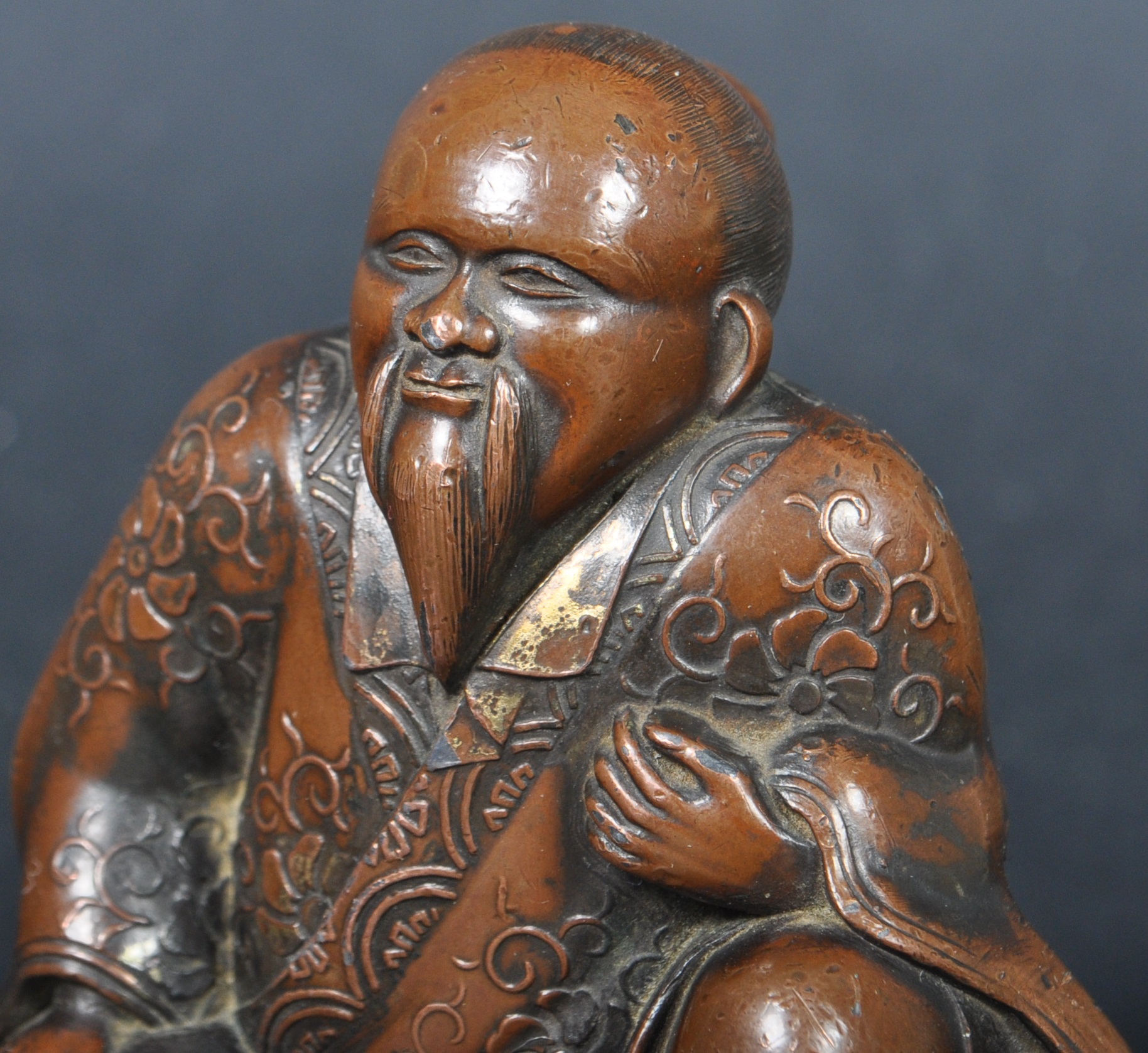 19TH CENTURY CHINESE FIGURINE OF AN IMMORTAL - Image 3 of 6