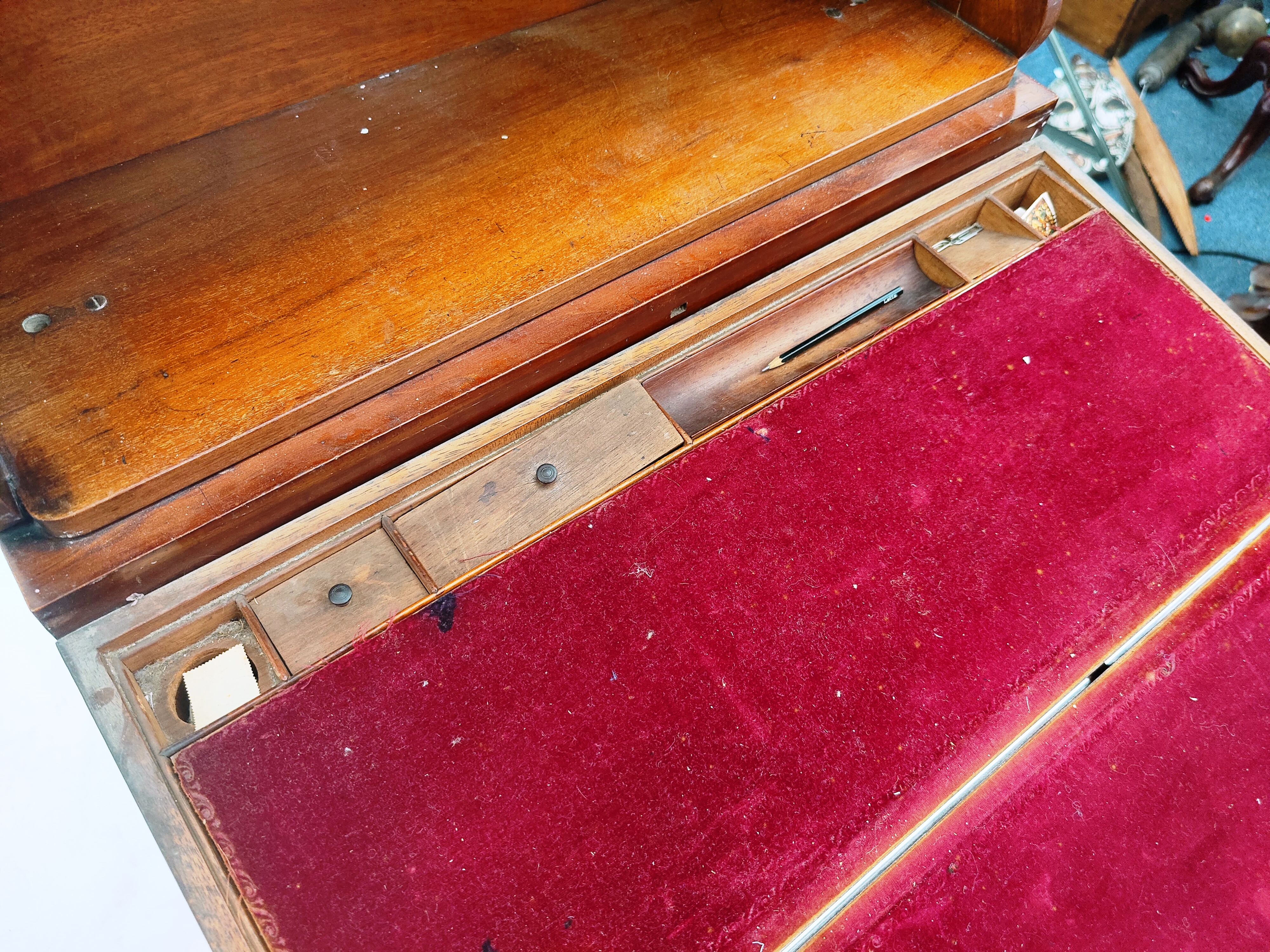 19TH CENTURY MAHOGANY BONHERU DE JOUR DESK - Image 5 of 8