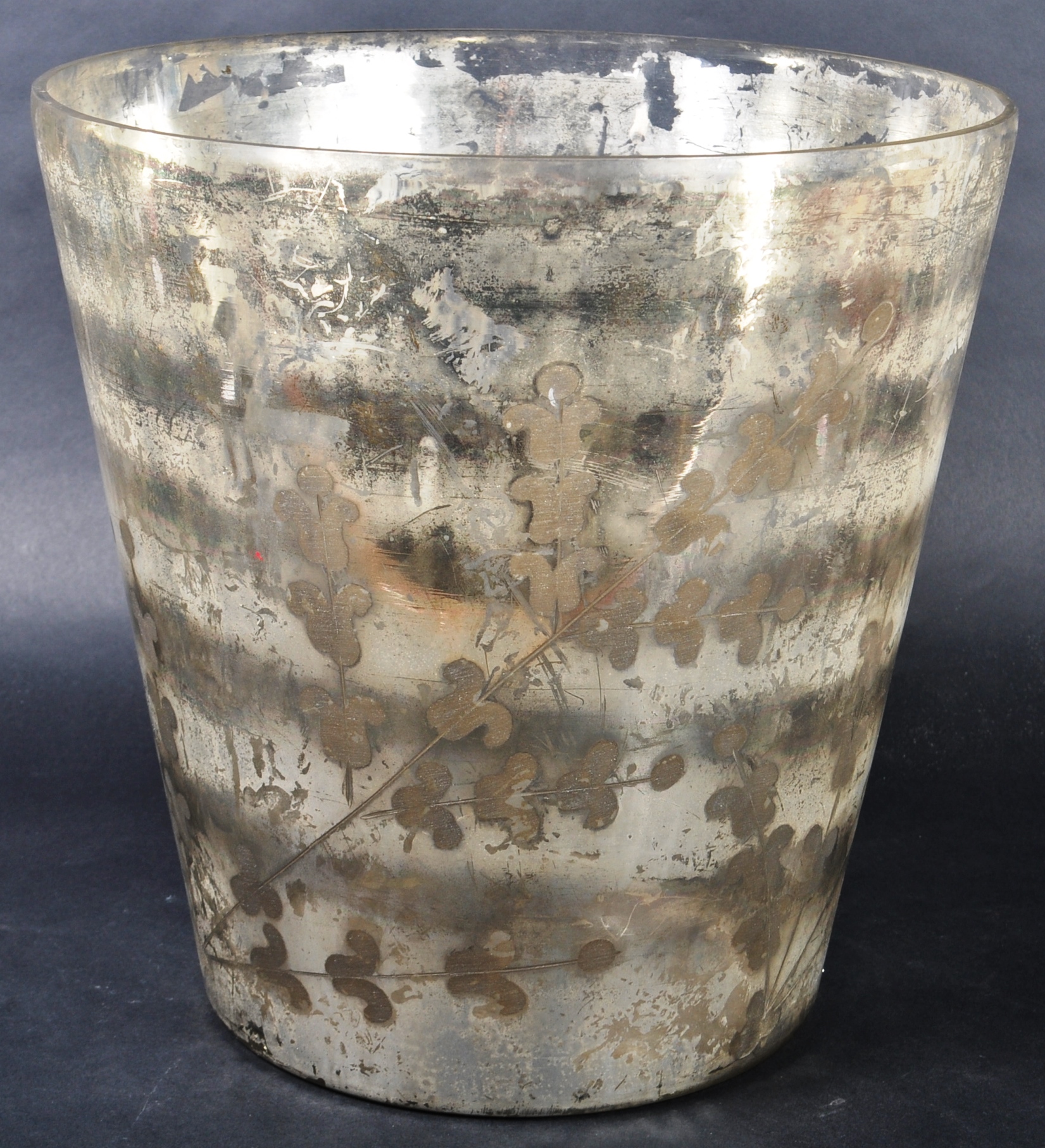 LARGE 19TH CENTURY GEORGE III ETCHED SLIVERED WINE BUCKET - Image 6 of 7