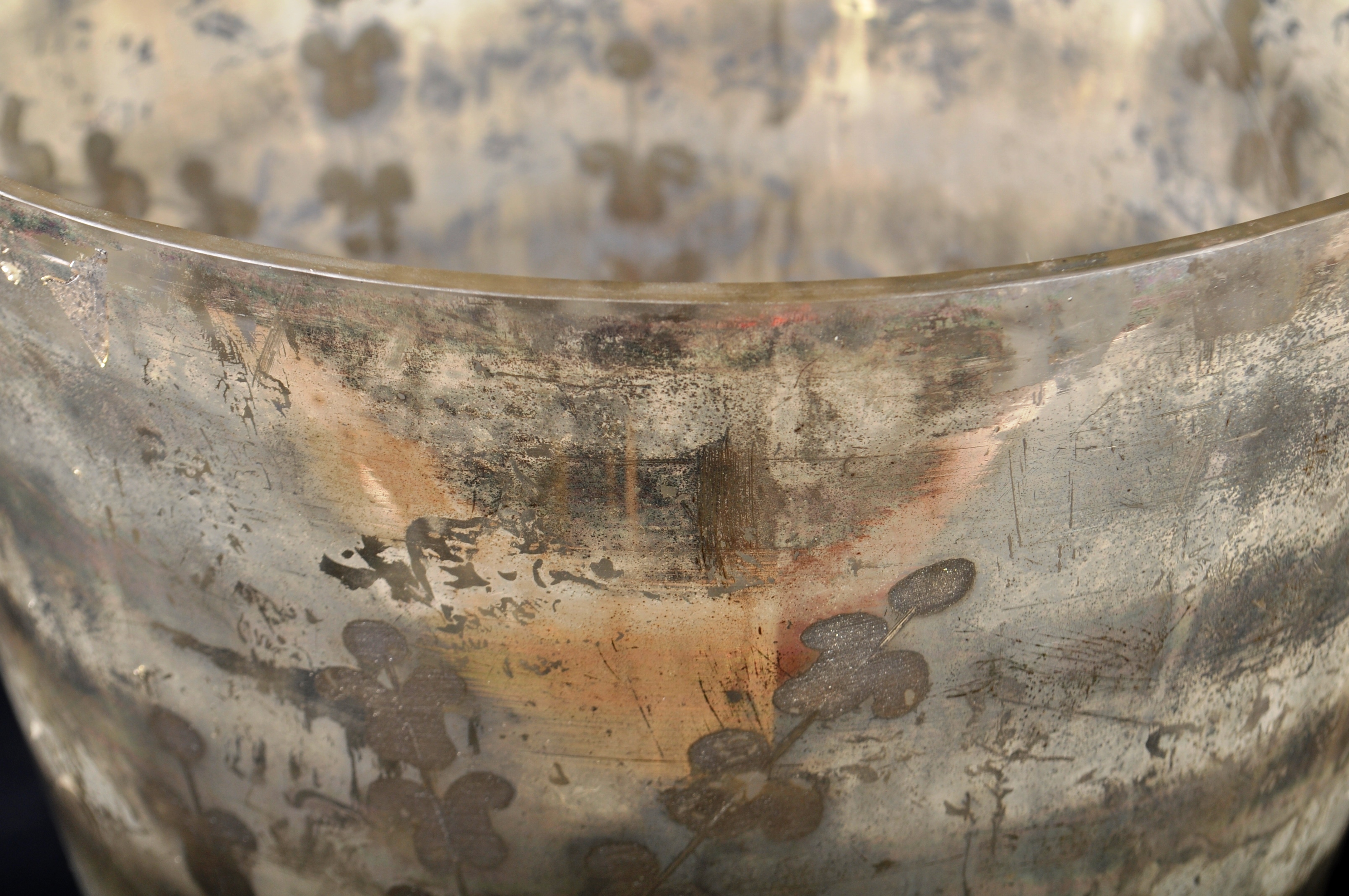 LARGE 19TH CENTURY GEORGE III ETCHED SLIVERED WINE BUCKET - Image 4 of 7