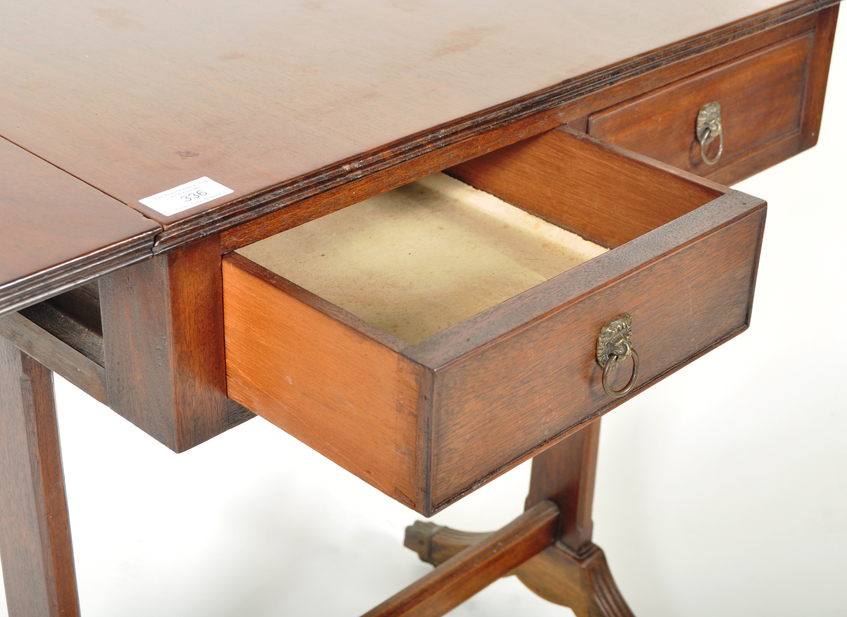 EARLY 19TH CENTURY REGENCY MAHOGANY SOFA TABLE - Image 6 of 9