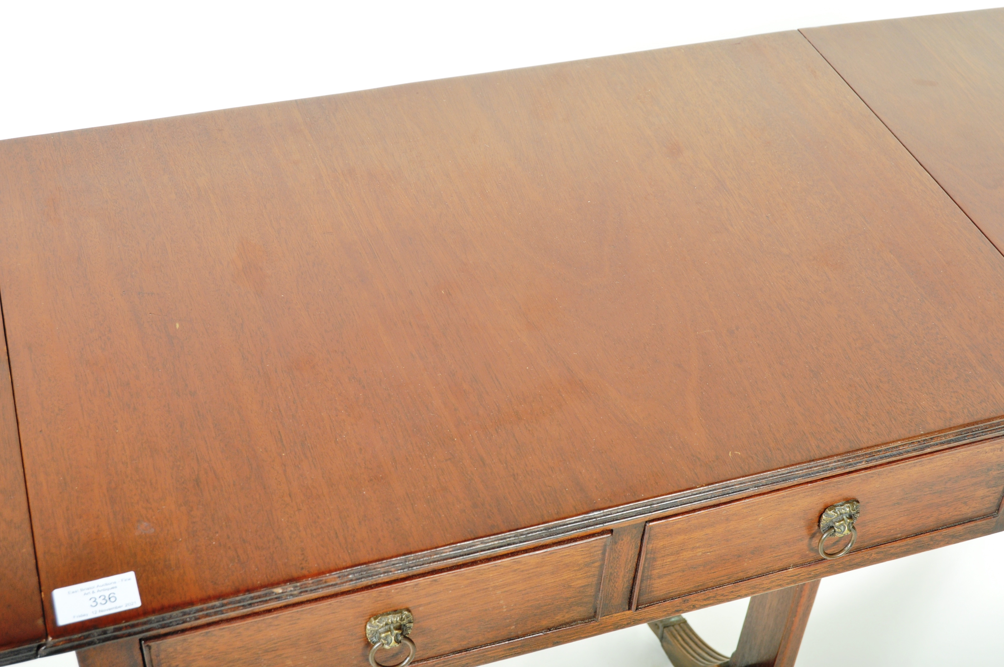 EARLY 19TH CENTURY REGENCY MAHOGANY SOFA TABLE - Image 5 of 9