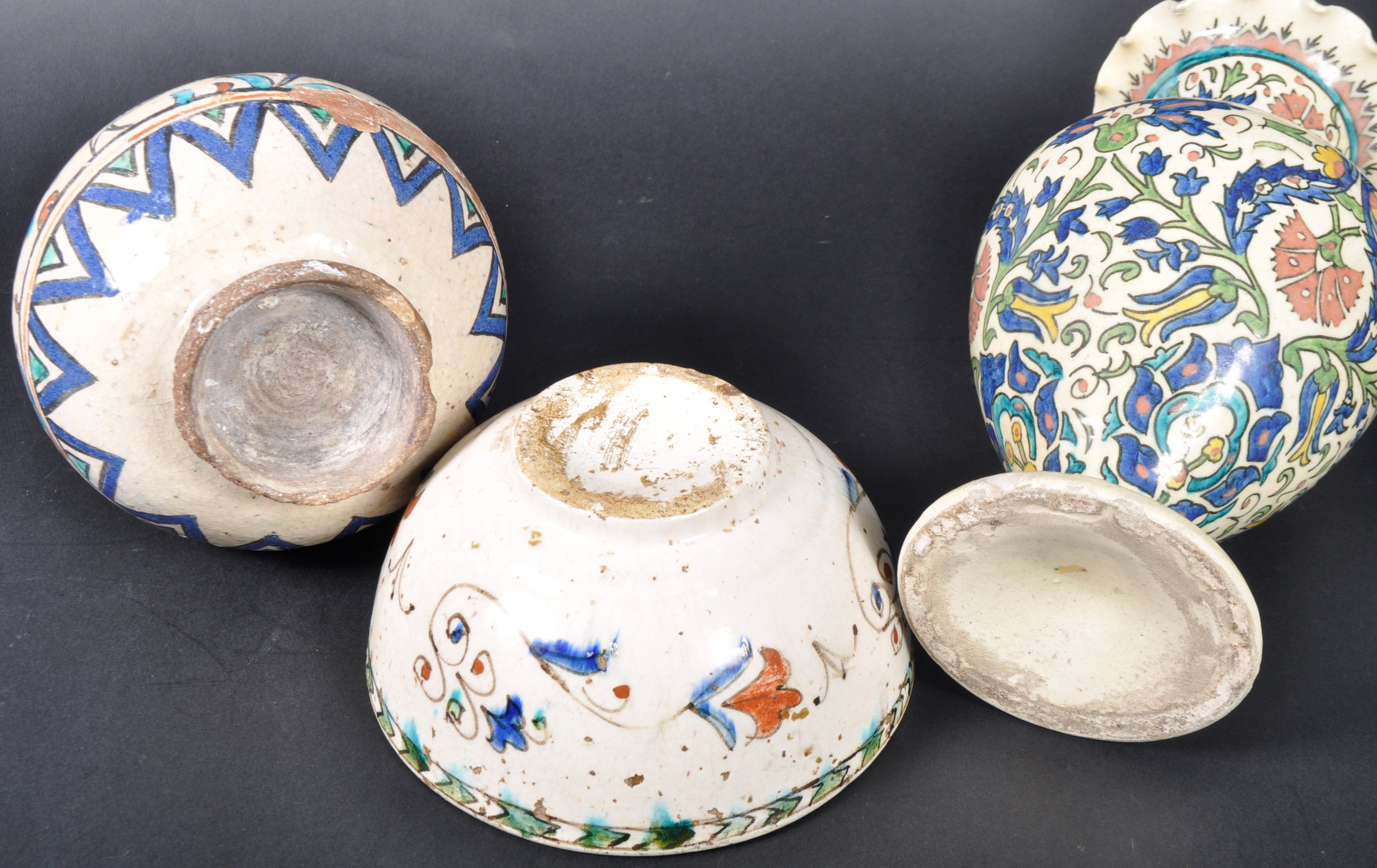 THREE 19TH CENTURY MIDDLE EASTERN IZNIK POTTERY ITEMS - Image 7 of 7