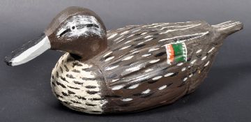 20TH CENTURY CARVED DECOY DUCK