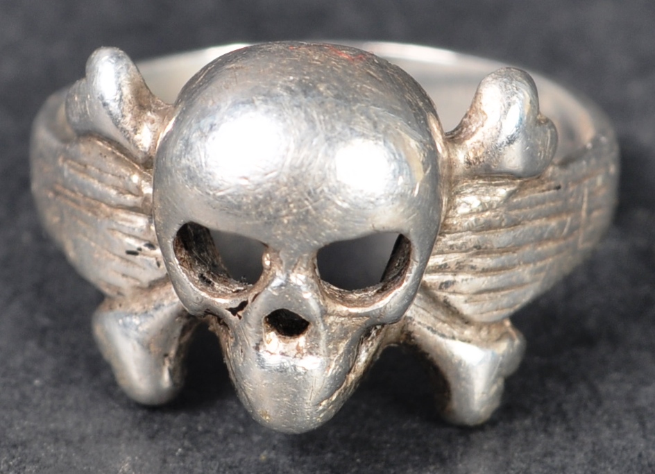 MEMENTO MORI - 19TH CENTURY CHERUB & SKULL PLAQUE WITH RING - Image 5 of 6