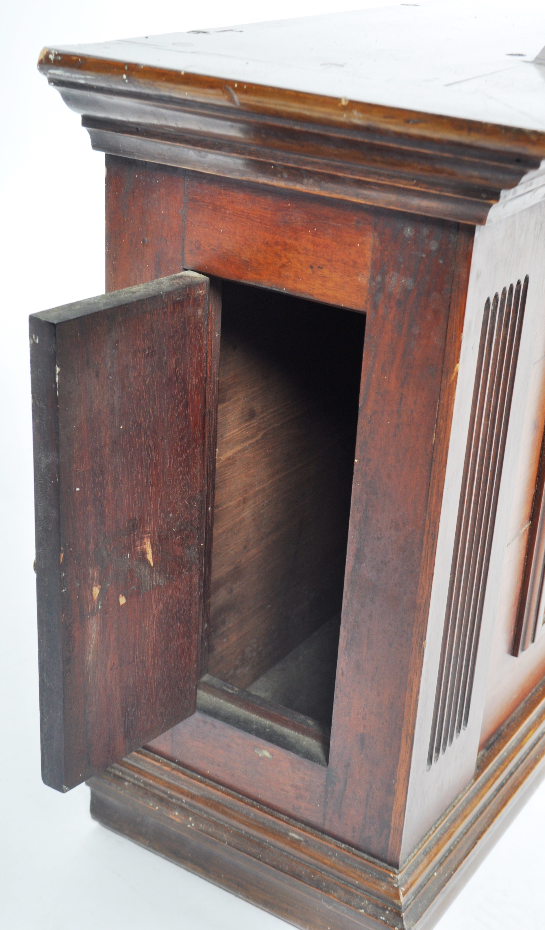 EDWARDIAN CLUB HOUSE / INTERNAL SHOP CLOCK PEDIMENT - Image 4 of 9