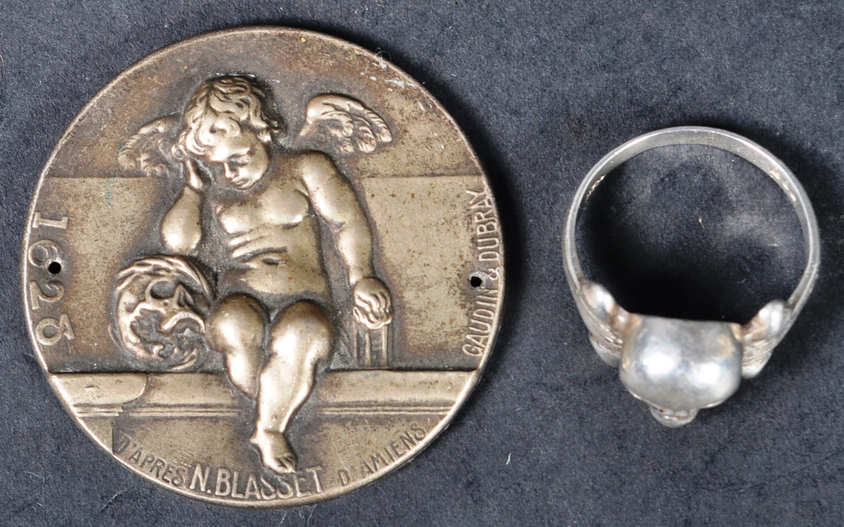 MEMENTO MORI - 19TH CENTURY CHERUB & SKULL PLAQUE WITH RING - Image 2 of 6