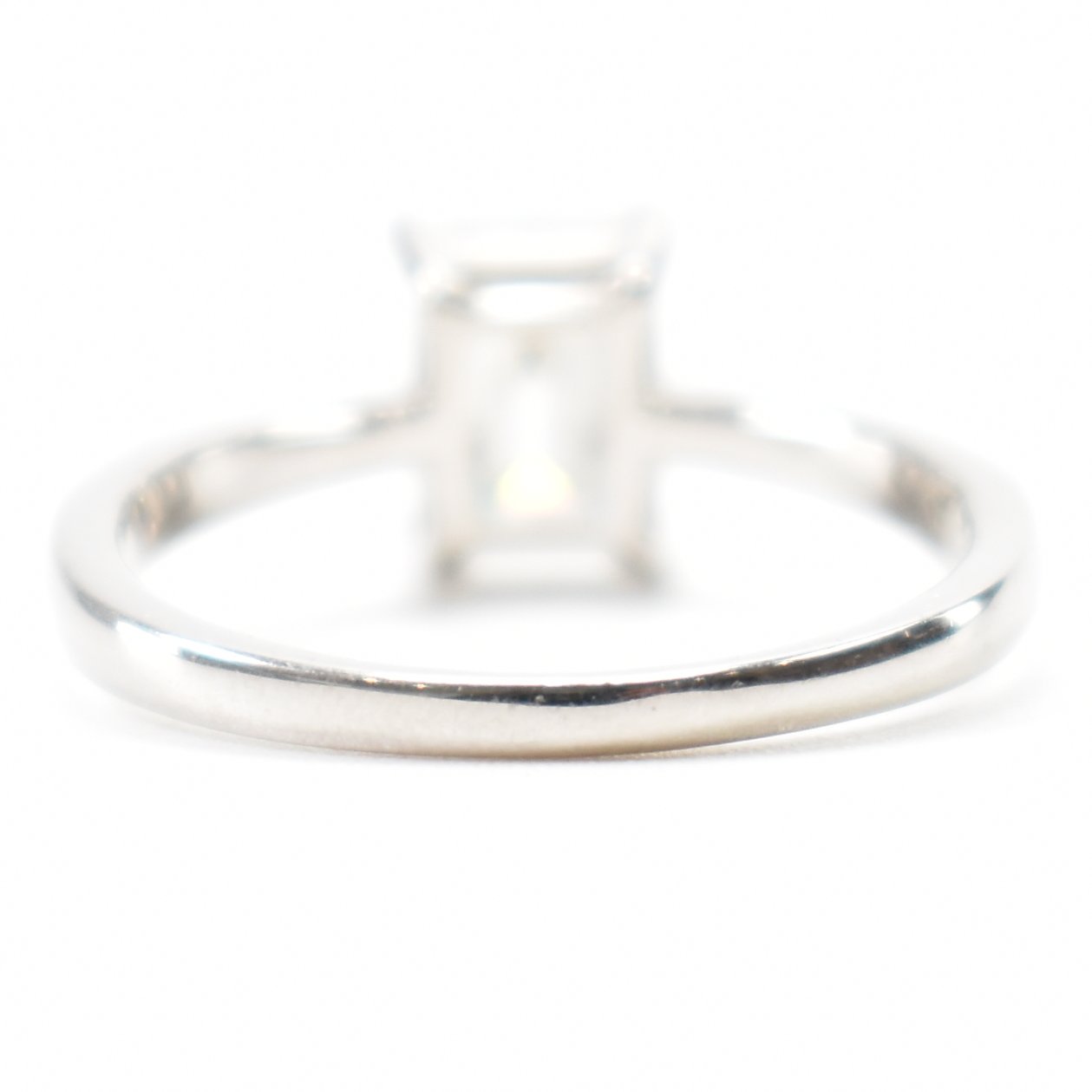 WHITE GOLD & MOISSANITE SOLITAIRE RING - Image 5 of 8