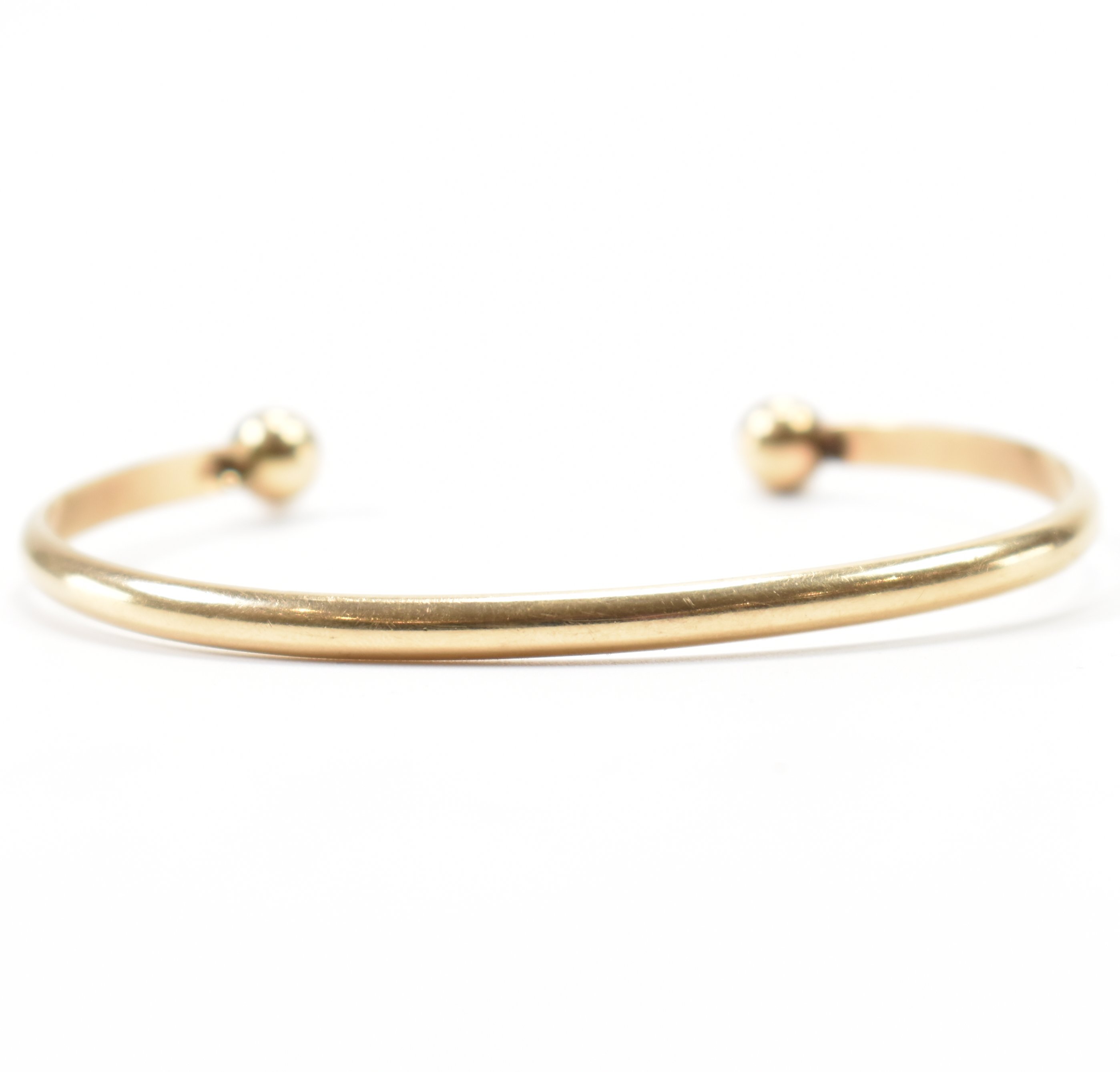 HALLMARKED 9CT GOLD TORQUE BANGLE BRACELET - Image 4 of 7