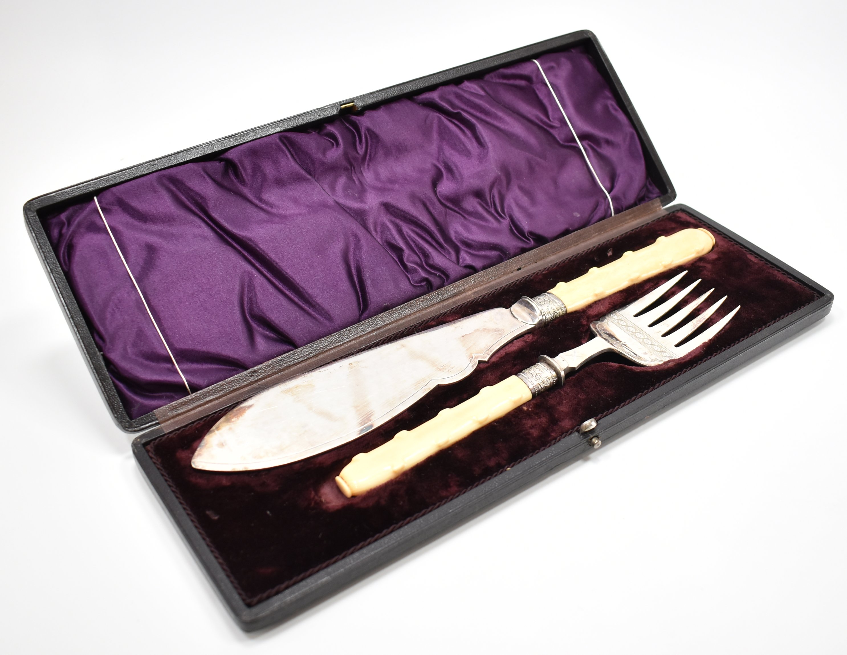 TWO VICTORIAN CUTLERY CANTEENS & FISH SET - Image 3 of 17