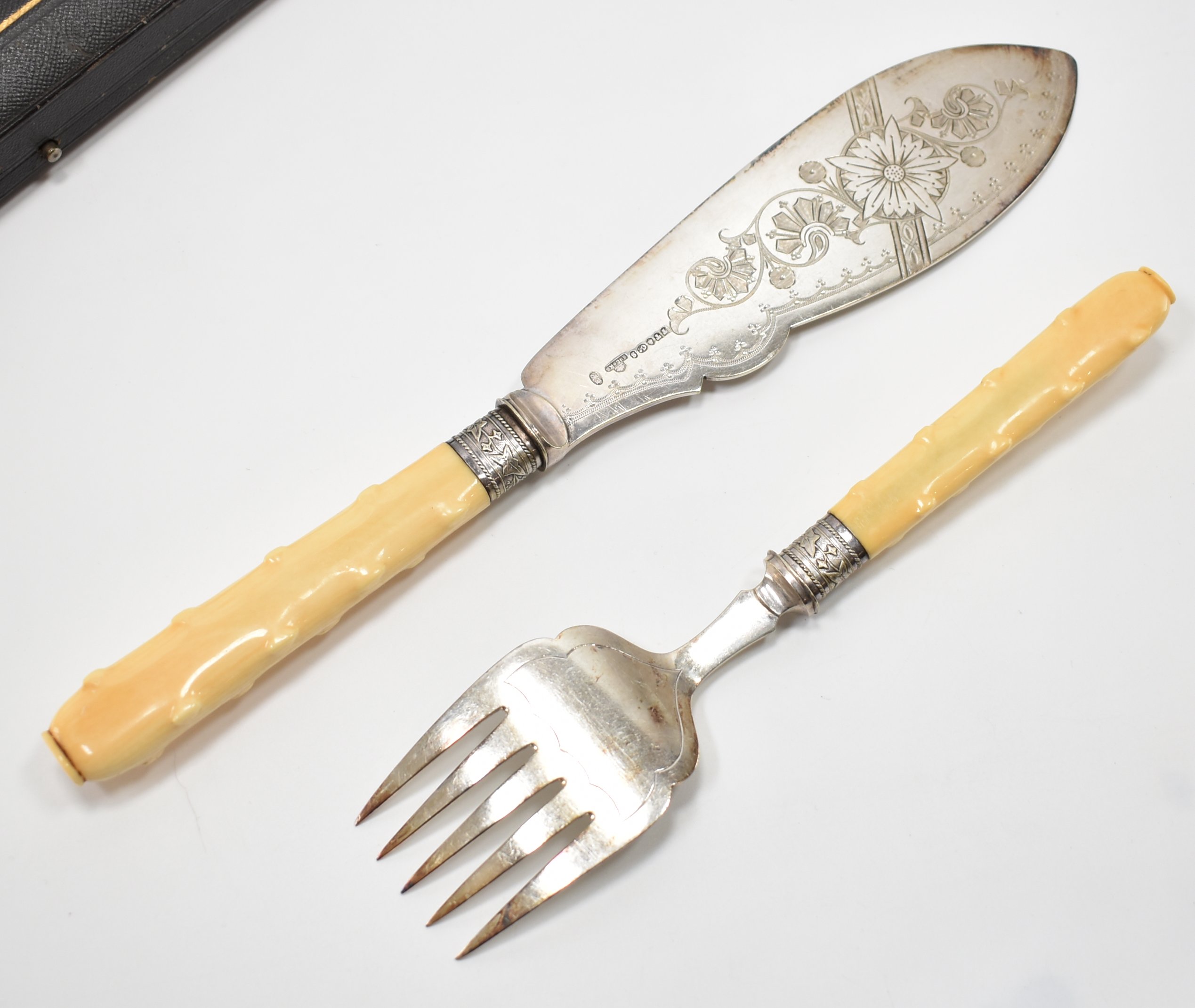 TWO VICTORIAN CUTLERY CANTEENS & FISH SET - Image 16 of 17