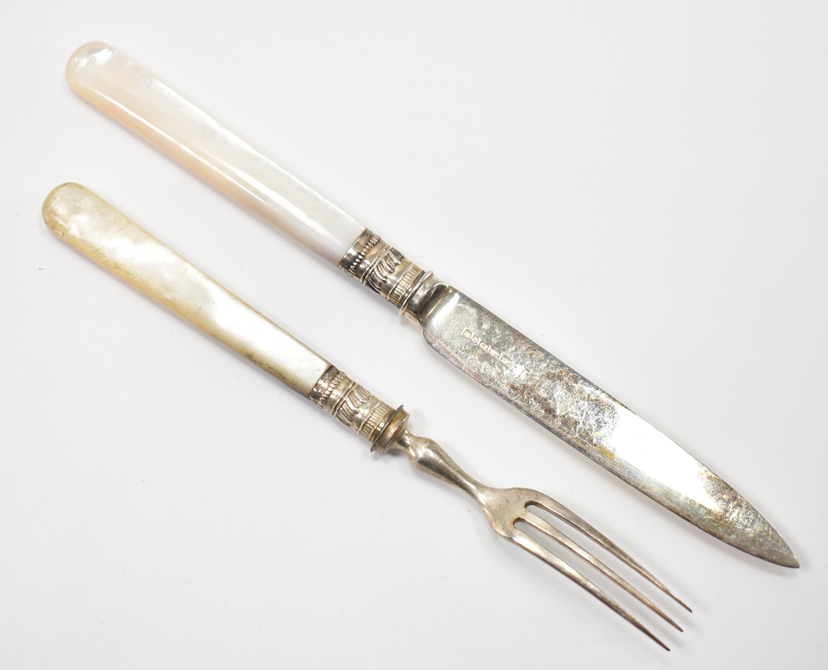 TWO VICTORIAN CUTLERY CANTEENS & FISH SET - Image 6 of 17