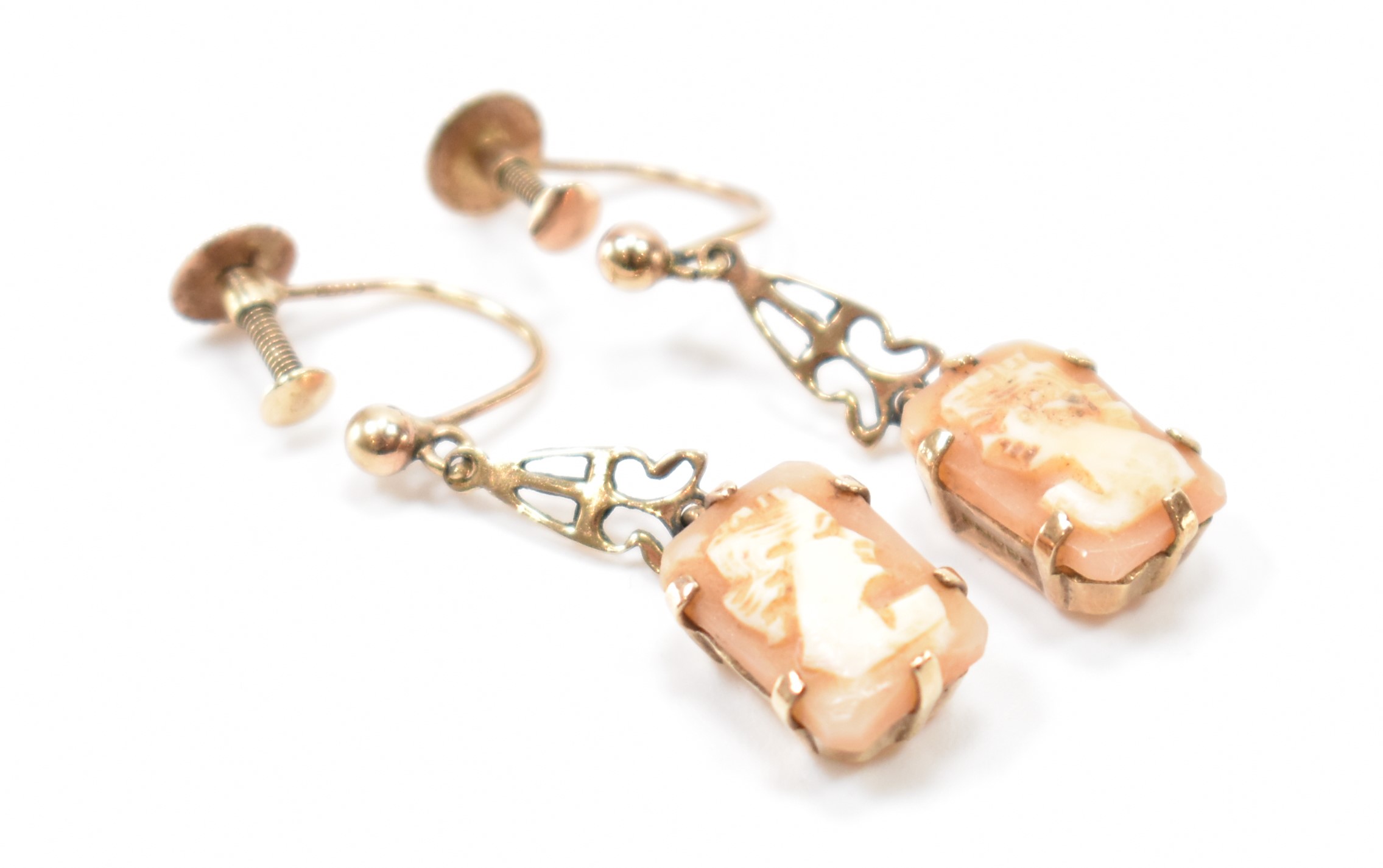 PAIR OF GOLD CAMEO DROP EARRINGS