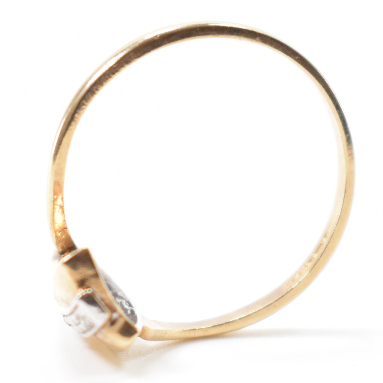 HALLMARKED 9CT GOLD & DIAMOND RING - Image 7 of 8