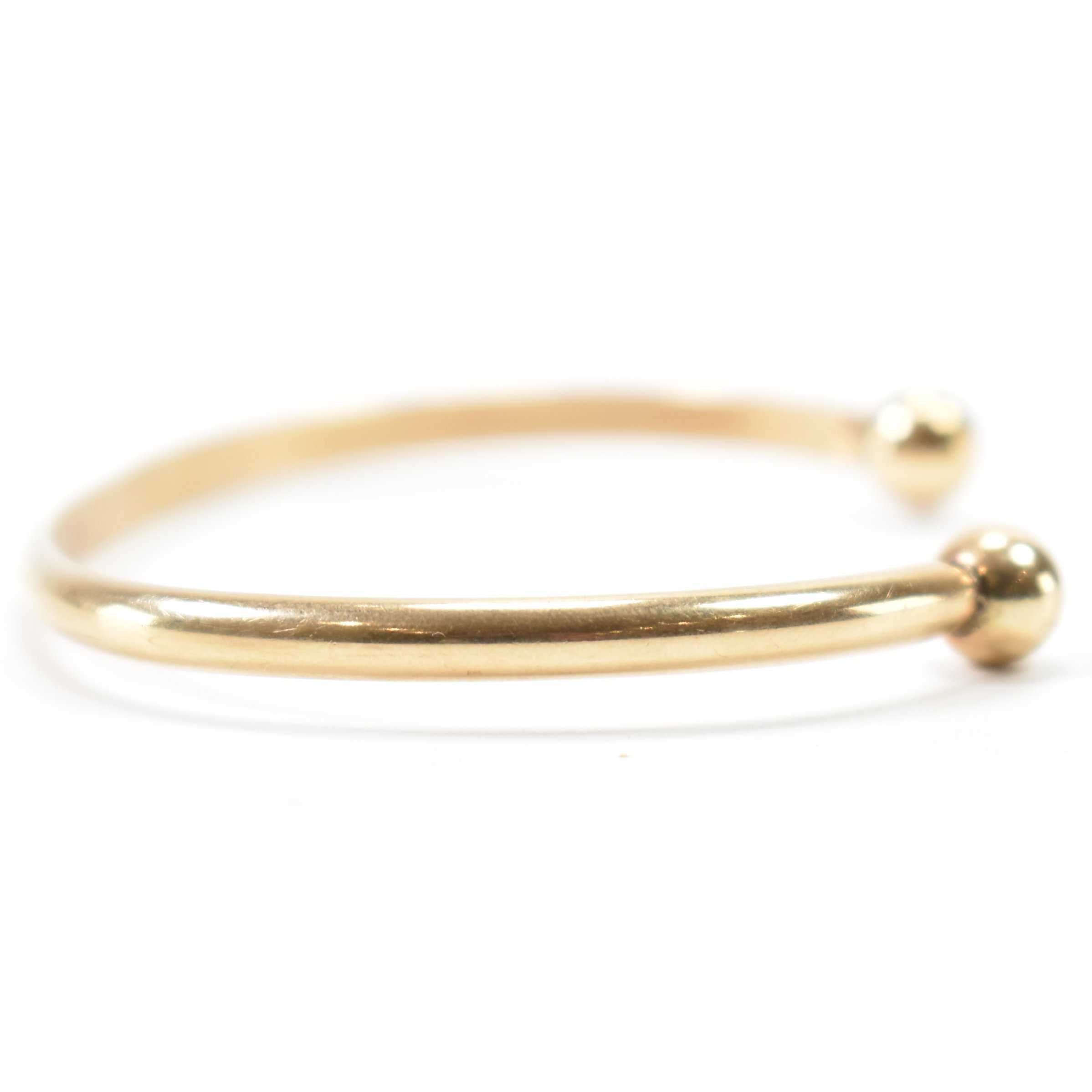 HALLMARKED 9CT GOLD TORQUE BANGLE BRACELET - Image 3 of 7