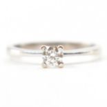 18CT WHITE GOLD & DIAMOND SOLITAIRE RING