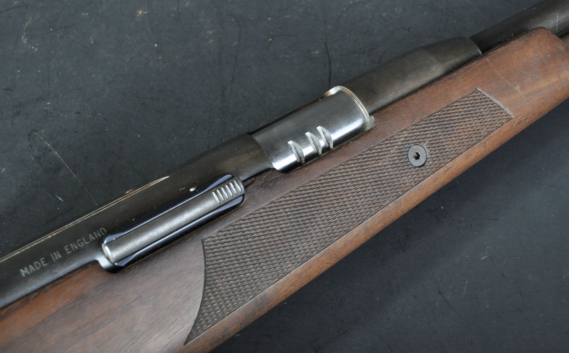 AIR-ARMS TX200 .22 CALIBRE UNDER-ARM AIR RIFLE WITH CASE - Image 3 of 9