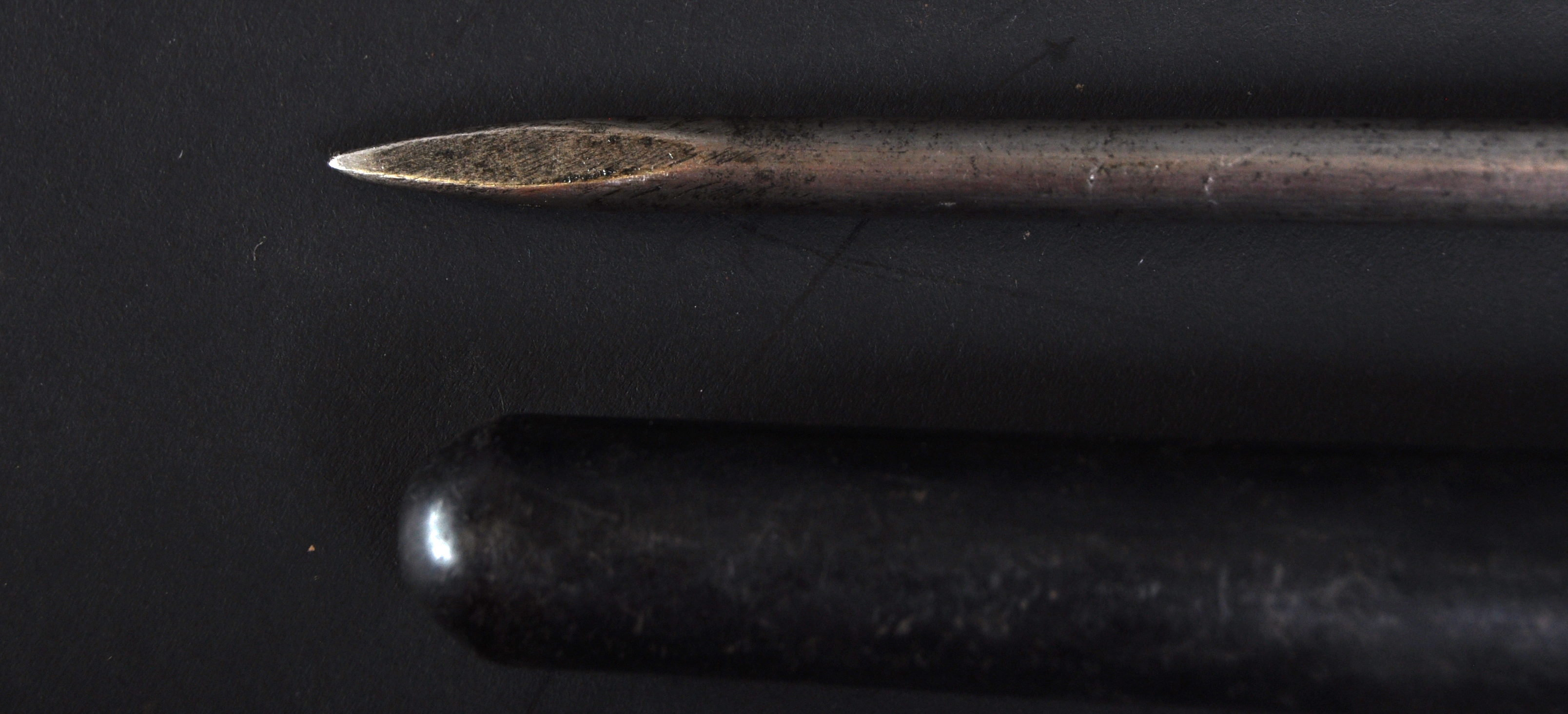 TWO POST WAR BRITISH MILITARY LEE ENFIELD RIFLE SOCKET BAYONETS - Image 4 of 8