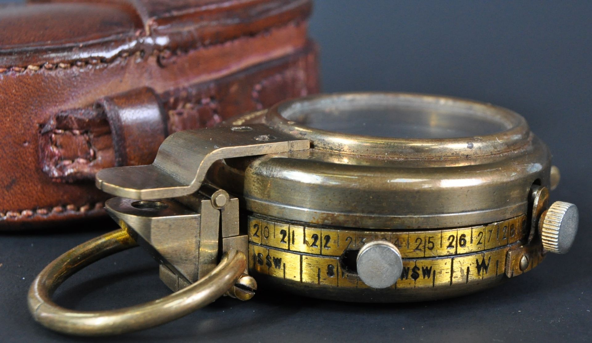 WWI FIRST WORLD WAR BRITISH OFFICER'S COMPASS IN CASE - Image 4 of 6
